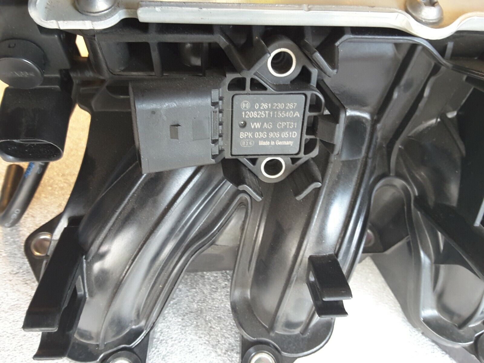 : Colector de admisión intercooler SKODA FABIA II 5J 1.2 TSI 03F129711H / 03F145749B