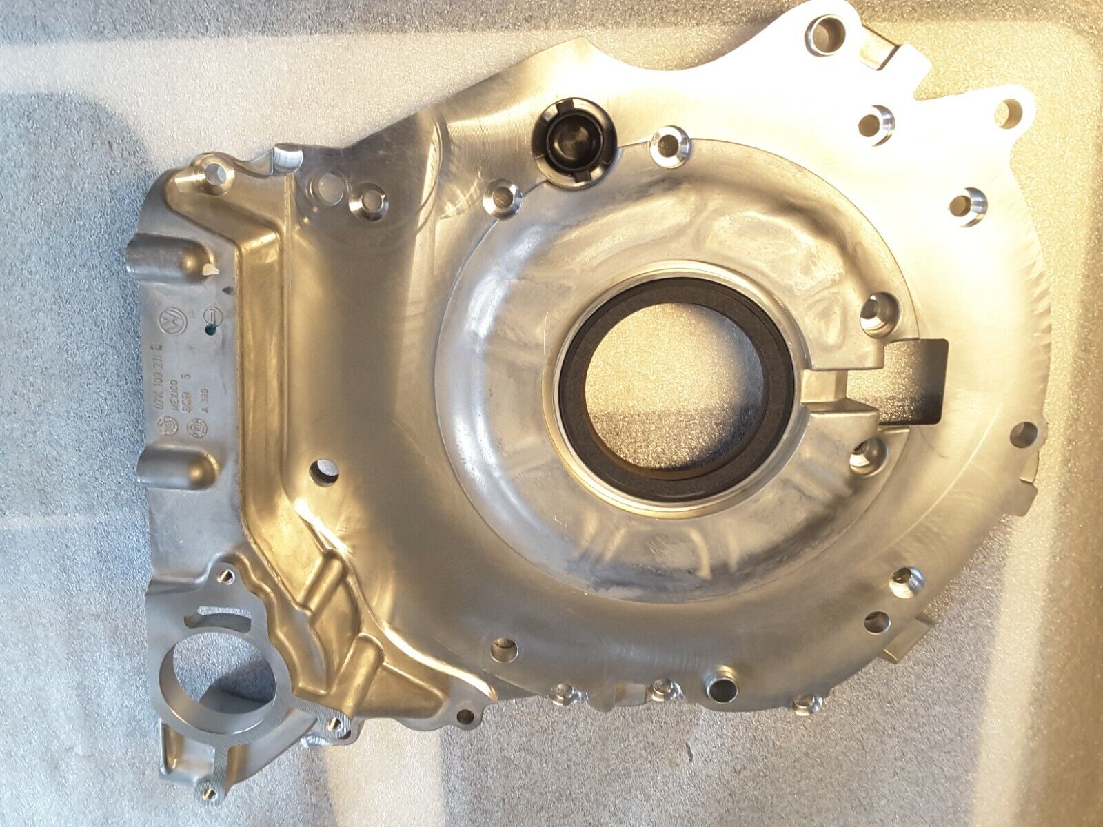 Cárter de motor Audi TT RS 07K109210E Nuevo.