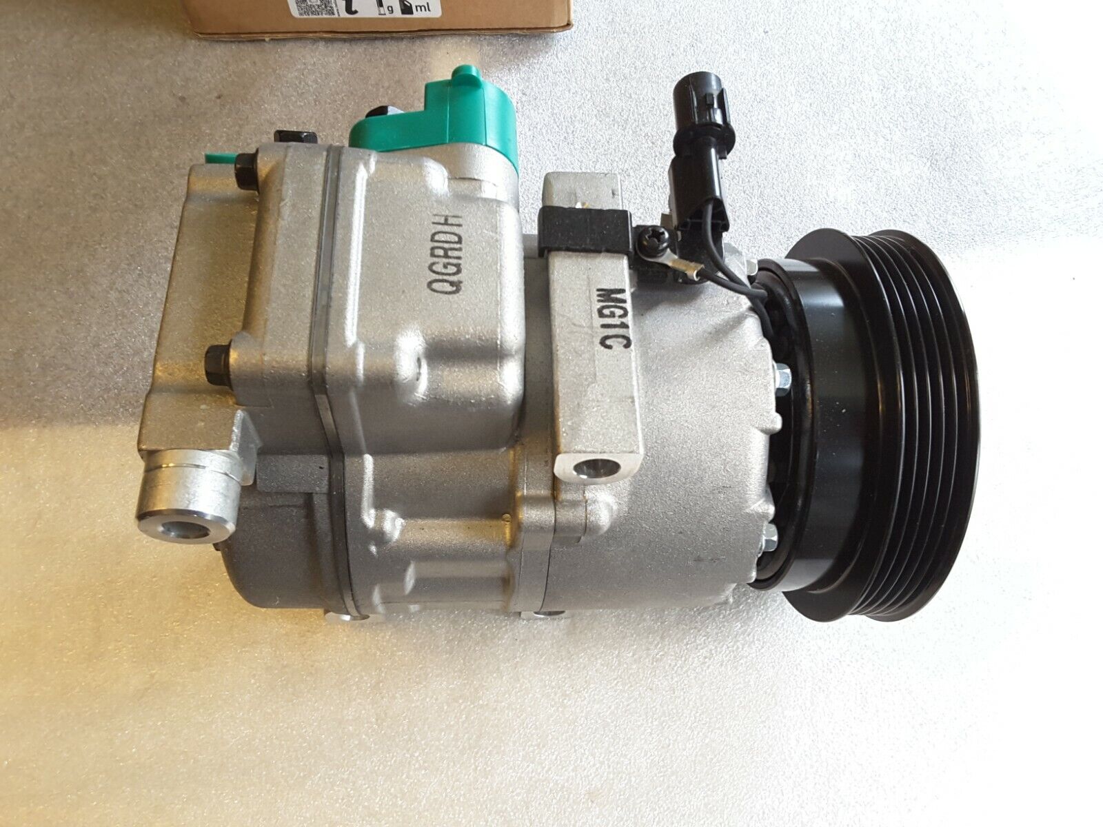 Compresor de aire acondicionado Original Hella 8FK351273-051 HYUNDAI MATRIX Nuevo.