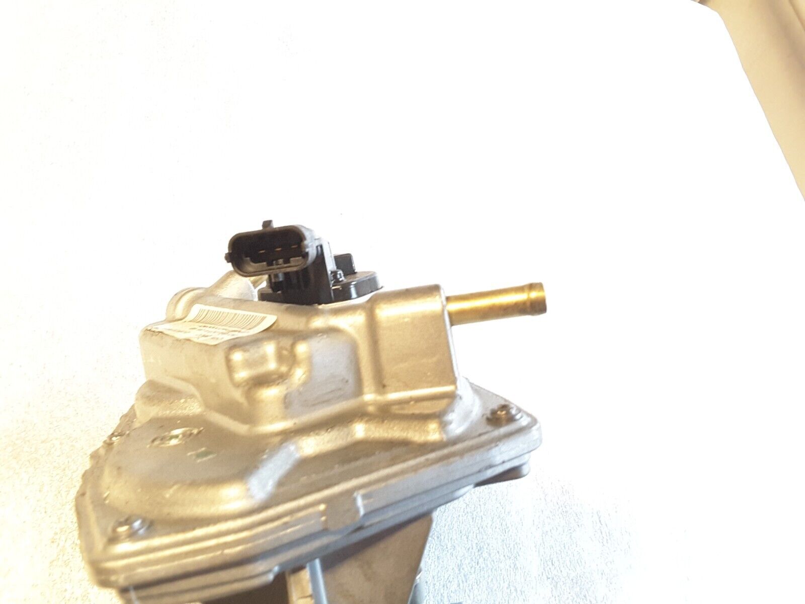 Válvula de escape Original PIERBURG 7.02321.14.0 compatible con IVECO.