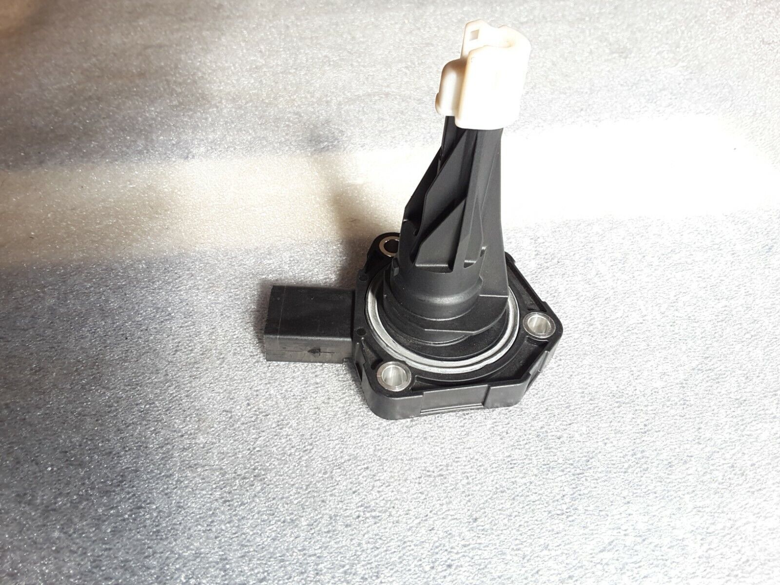 Motorölstand Sensor Origi. BMW X3 X4 X5 F07 F10 F11 F15 F18 F20 F21 F22, 7598860