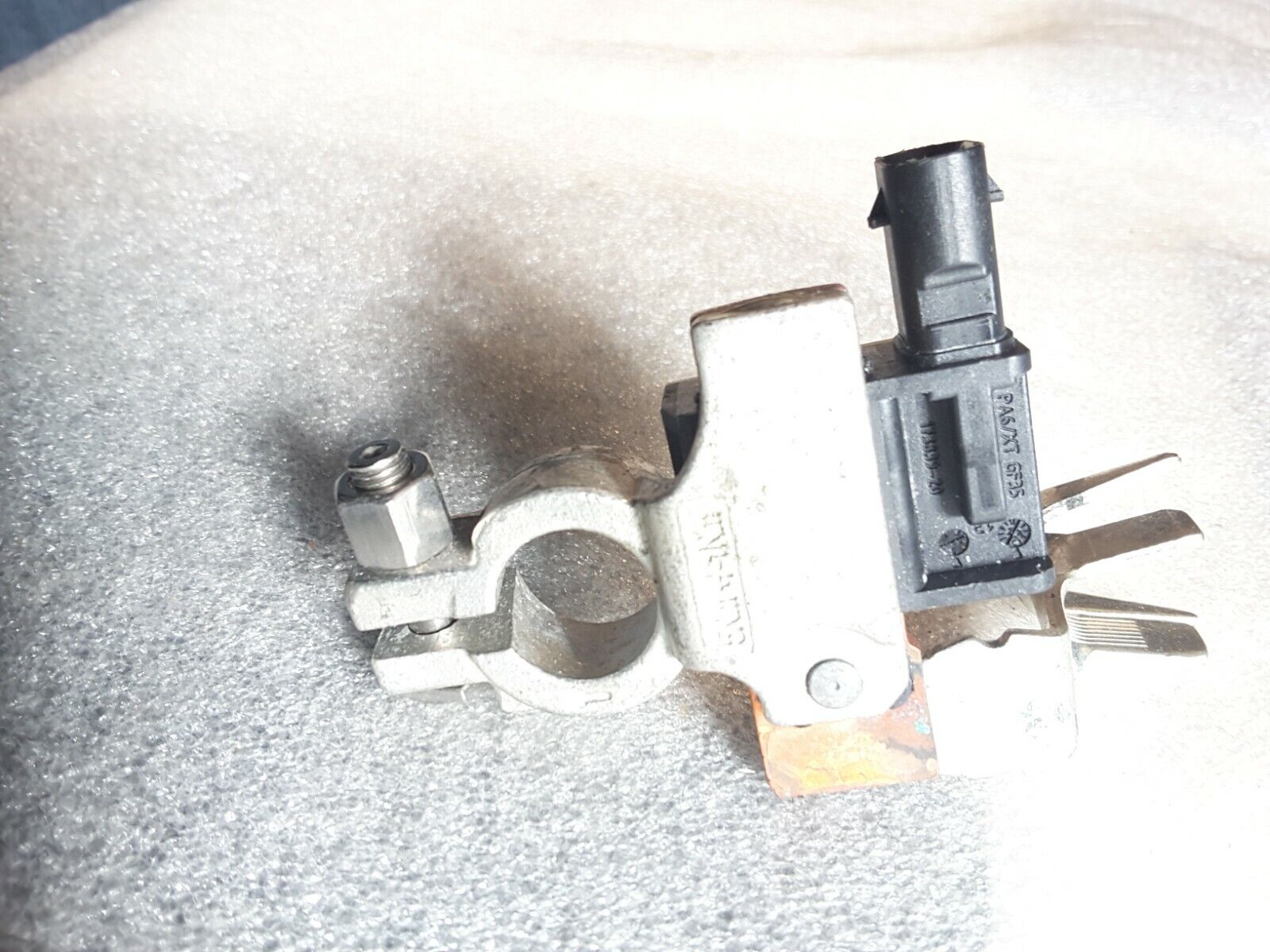 Cable negativo de batería con abrazadera, fusible, cable positivo original VW