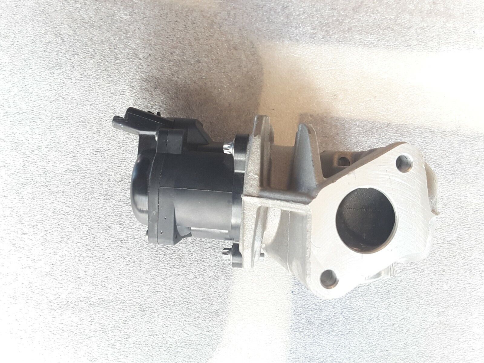 AGR Ventil FORD PEUGEOT CITROEN MAZDA 1.6 HDI 2001-2008 HELLA 010171-09 NEU.