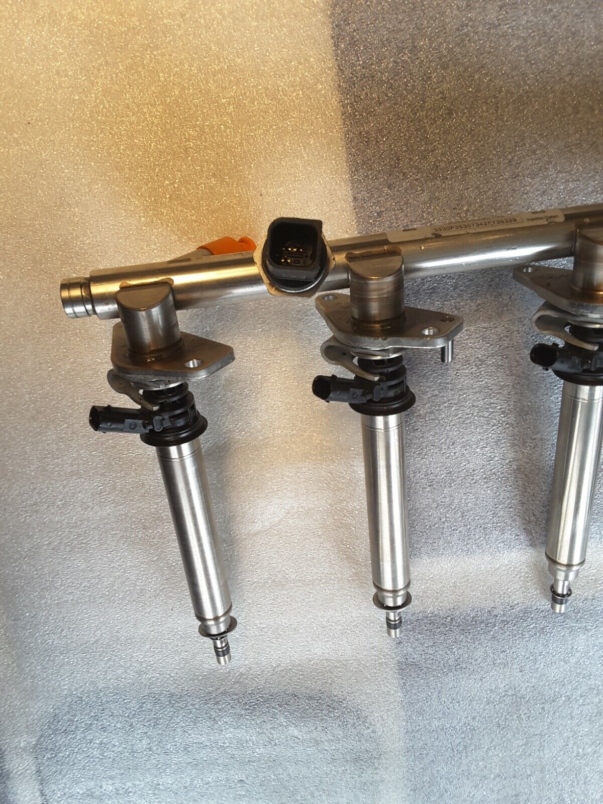 Einspritzleiste Einspritzdüsen Mercedes W176 W177 W178 M274 E100, A27407804 NEU