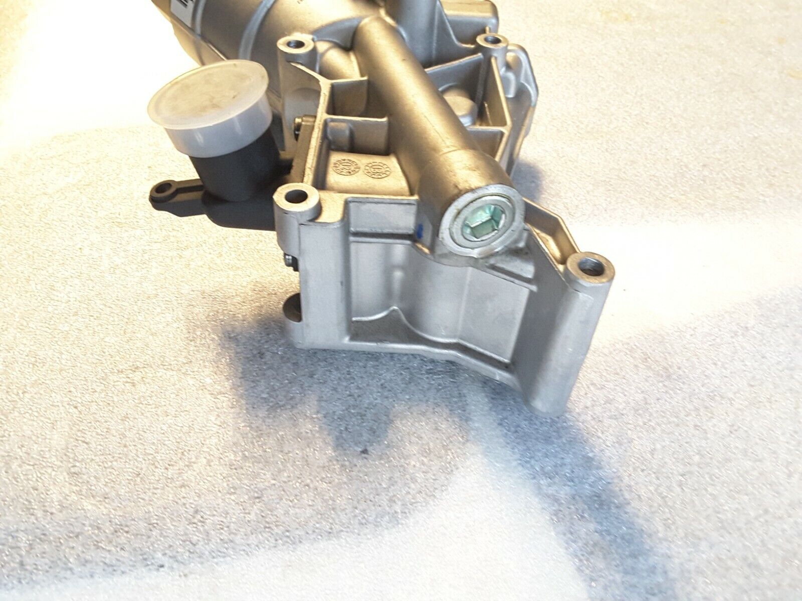 Enfriador de aceite de motor original UFI Calidad 55238293 para OPEL CORSA S07 CDTI NUEVO