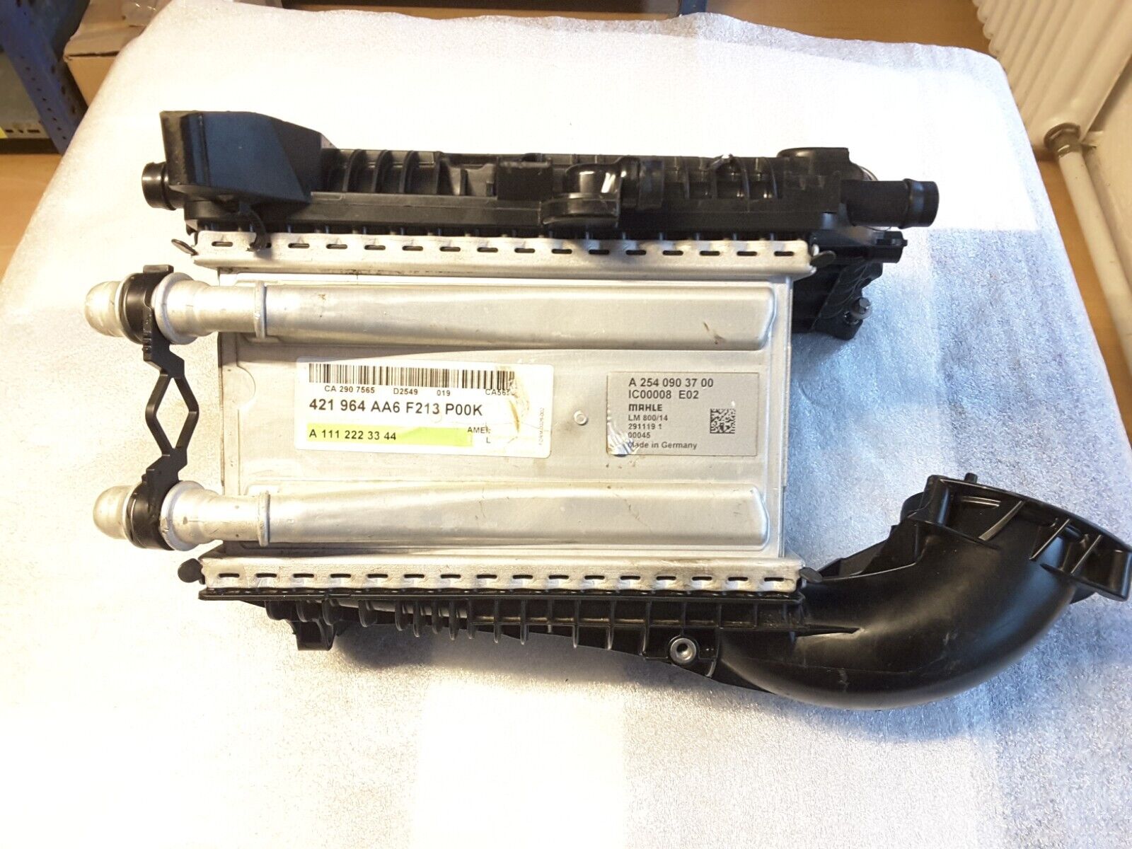 Intercooler MAHLE Original Mercedes Benz A2540903700, MK784003.