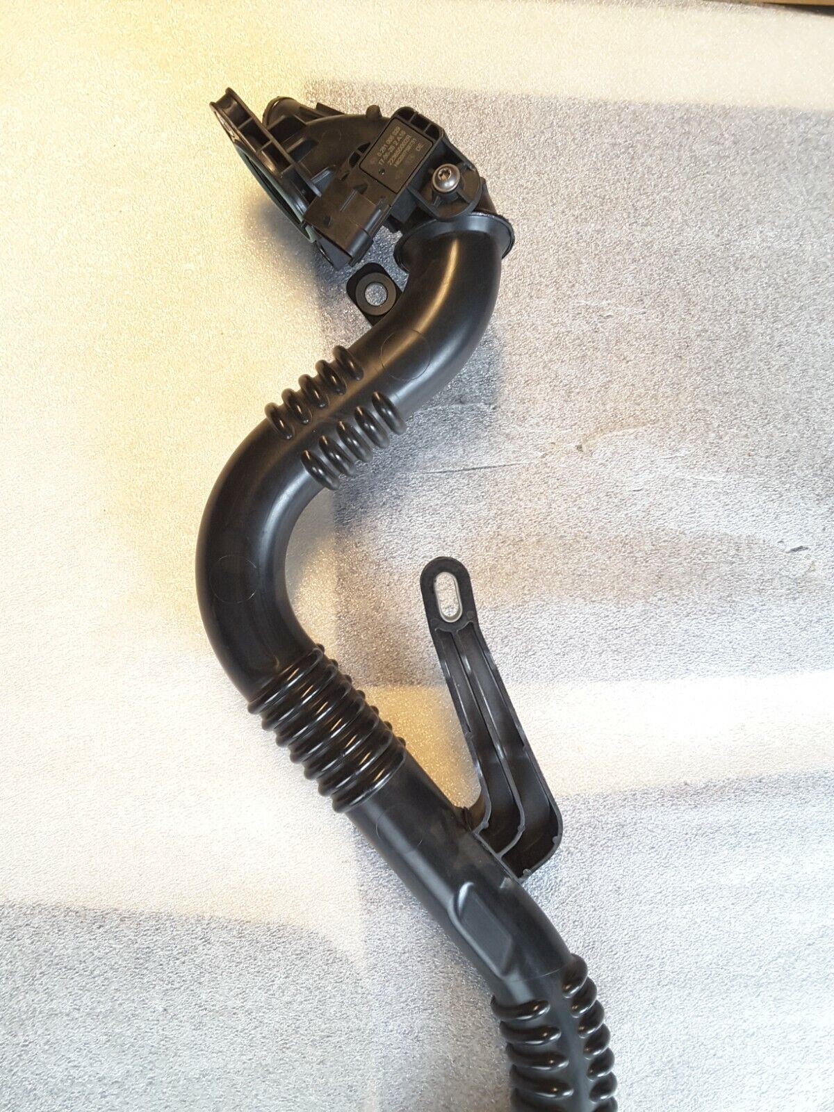 Ladeluftschlauch Original RENAULT Clio, Nissan Pulsar C13 104954A NEU.