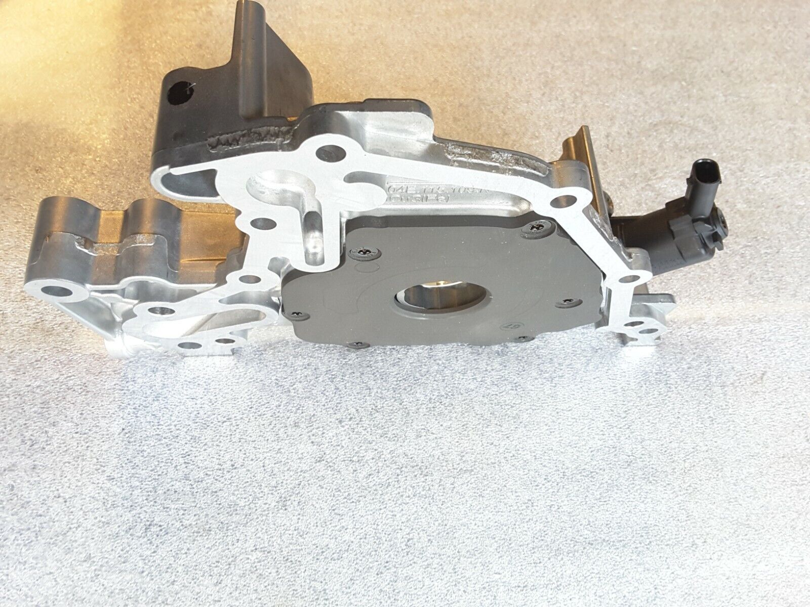 Ölpumpe Original VW, Seat, Skoda 04E115105AT NEU.