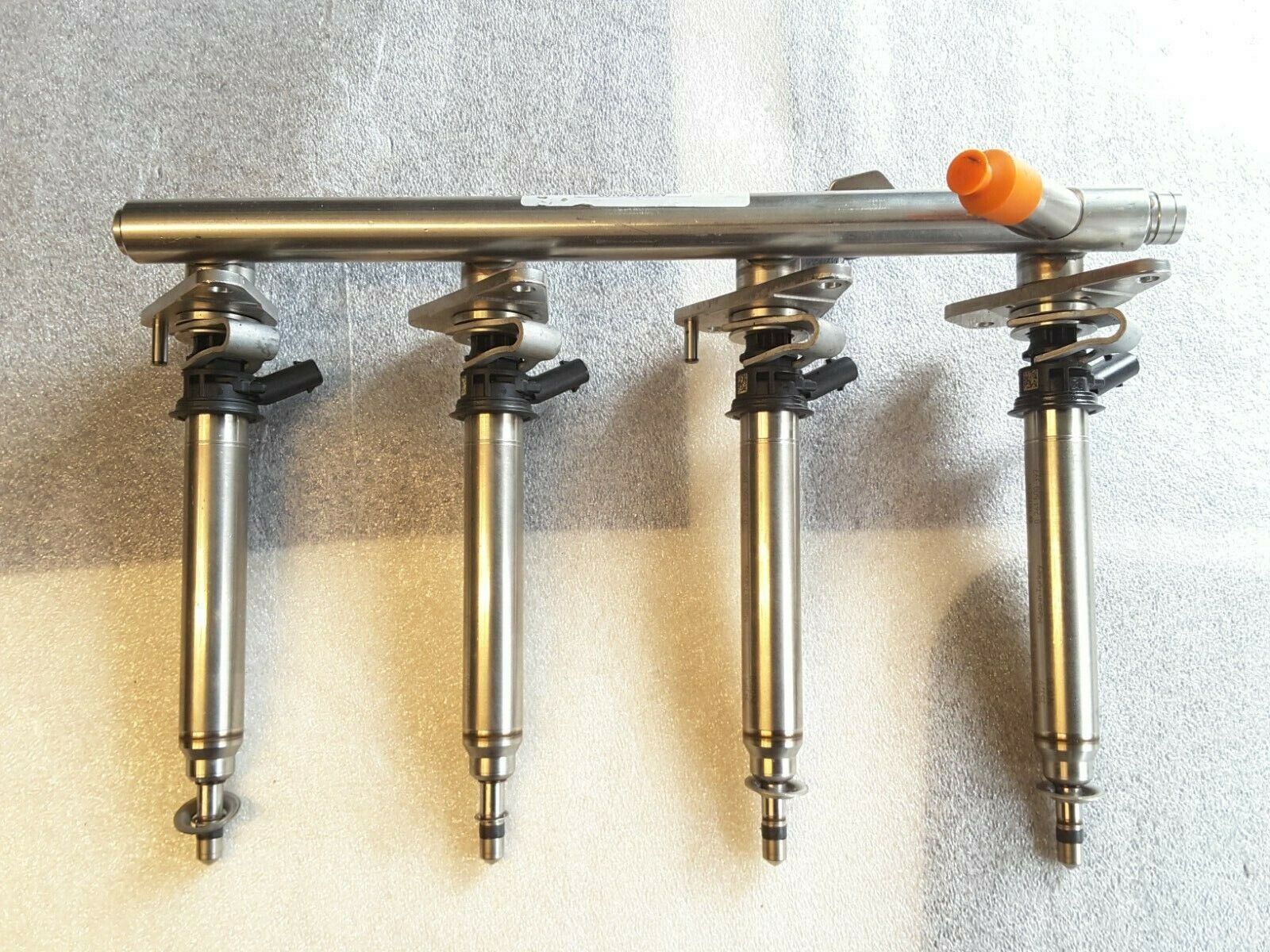 Einspritzleiste Einspritzdüsen Mercedes W176 W177 W178 M274 E100, A27407804 NEU.