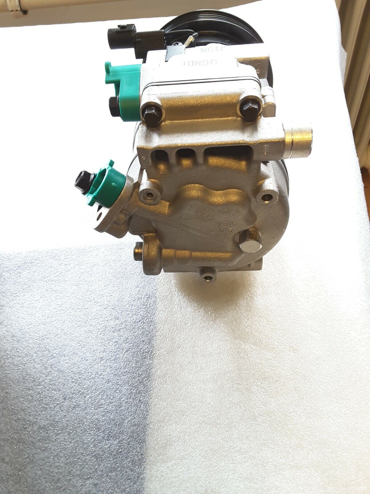 Compresor de aire acondicionado Original Hella 8FK351273-051 HYUNDAI MATRIX Nuevo.