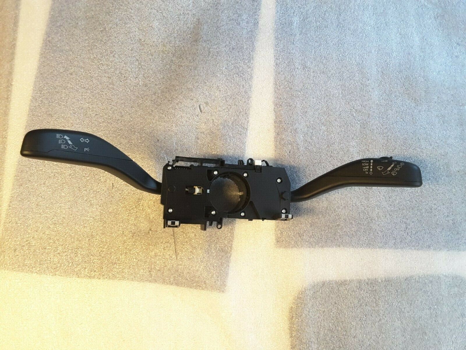 Lenkstockschalter Blinker-Wischerhebel Skoda Fabia, VW Polo 6R0953521 NEU.