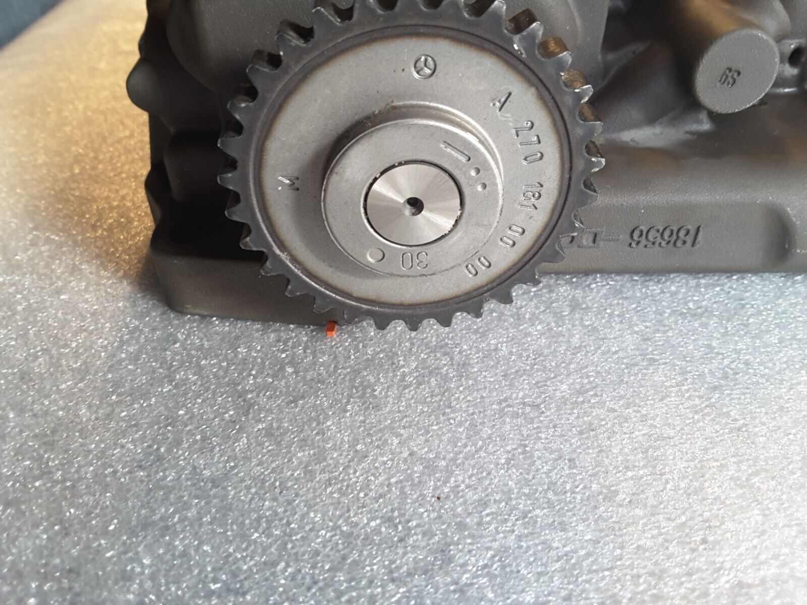 Ölpumpe Original Mercedes W176 A180 R2701810701, A2741801900