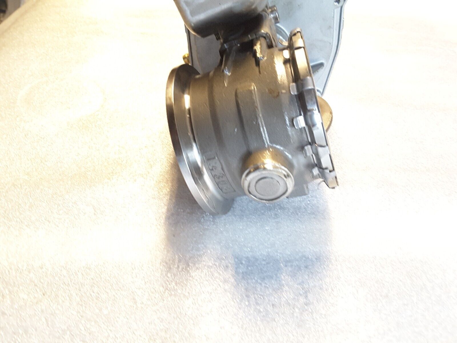 Válvula de escape Original PIERBURG 7.02321.14.0 compatible con IVECO.