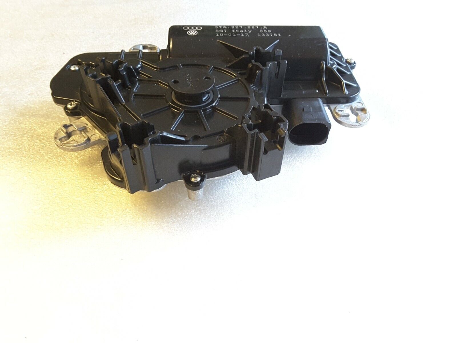 Stellmotor Elektrische Zuziehilfe Heckklappe Original Audi VW Touran 5TA827887A