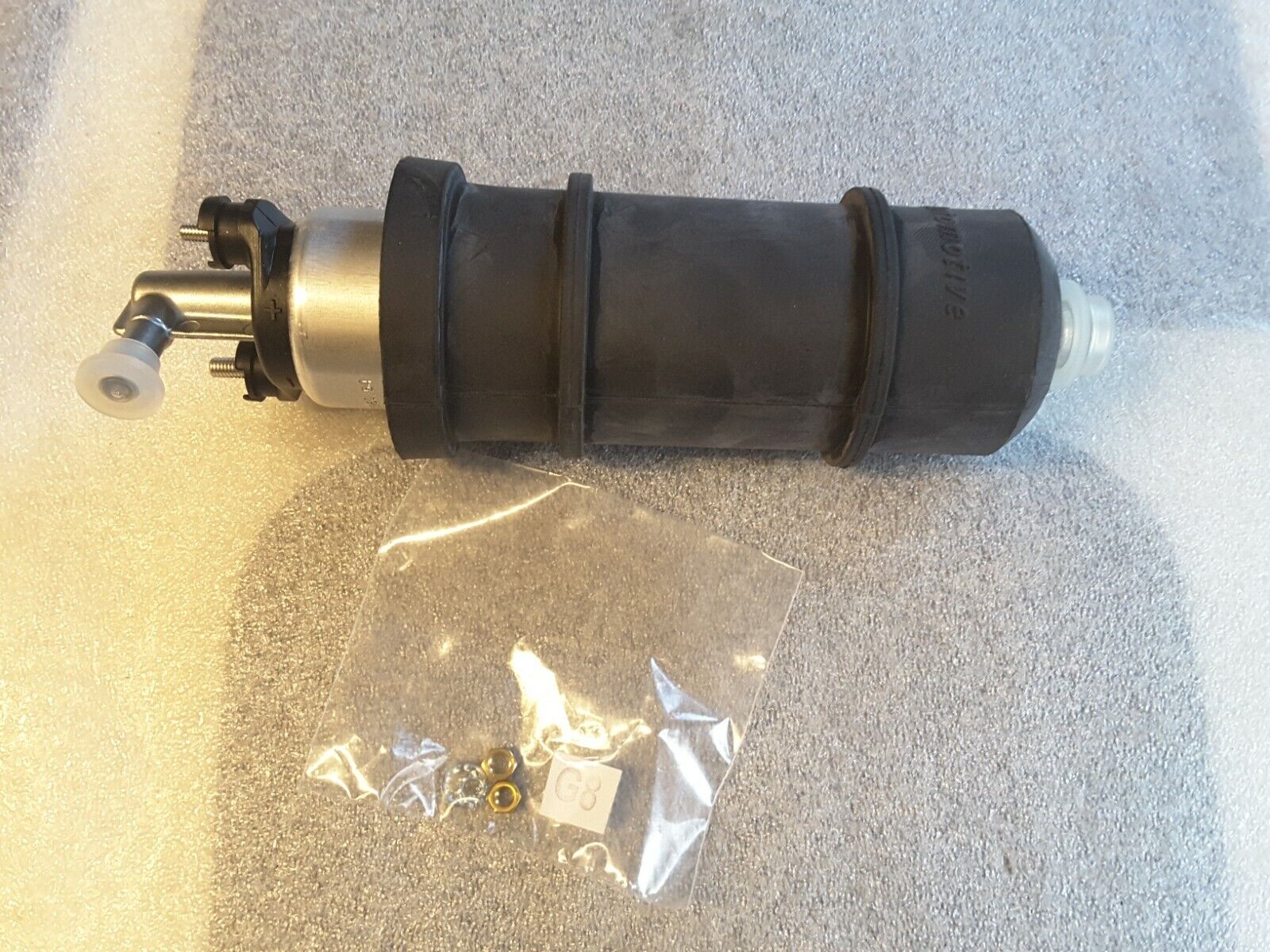 Kraftstoffpumpe Original Metzger 2250216 MERCEDES SLK W124 PUCH S124 12 NEU.