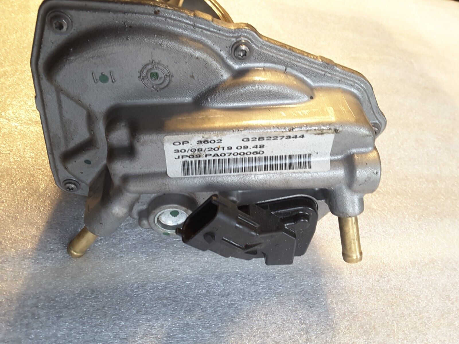 Válvula de escape Original PIERBURG 7.02321.14.0 compatible con IVECO.