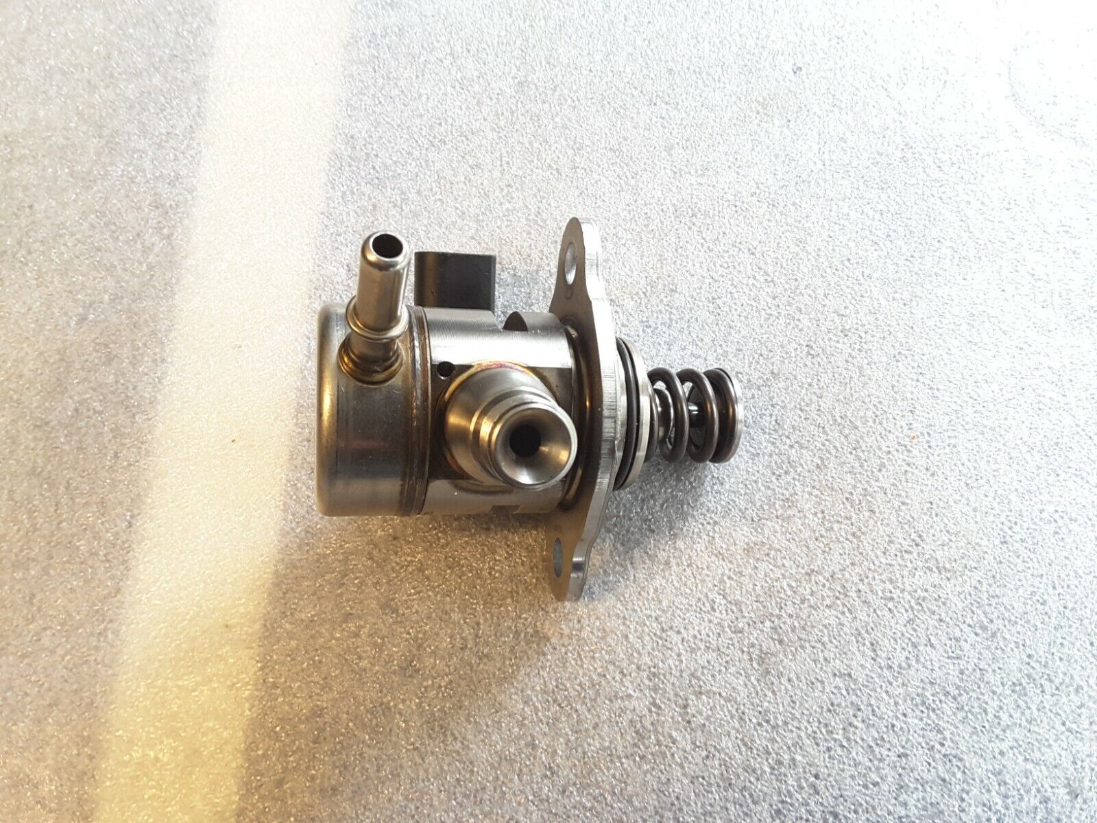 Bomba de alta presión 05E127027, original VW, para motores 1.5 TSI / TFSI, Golf 7 A3 NUEVA.
