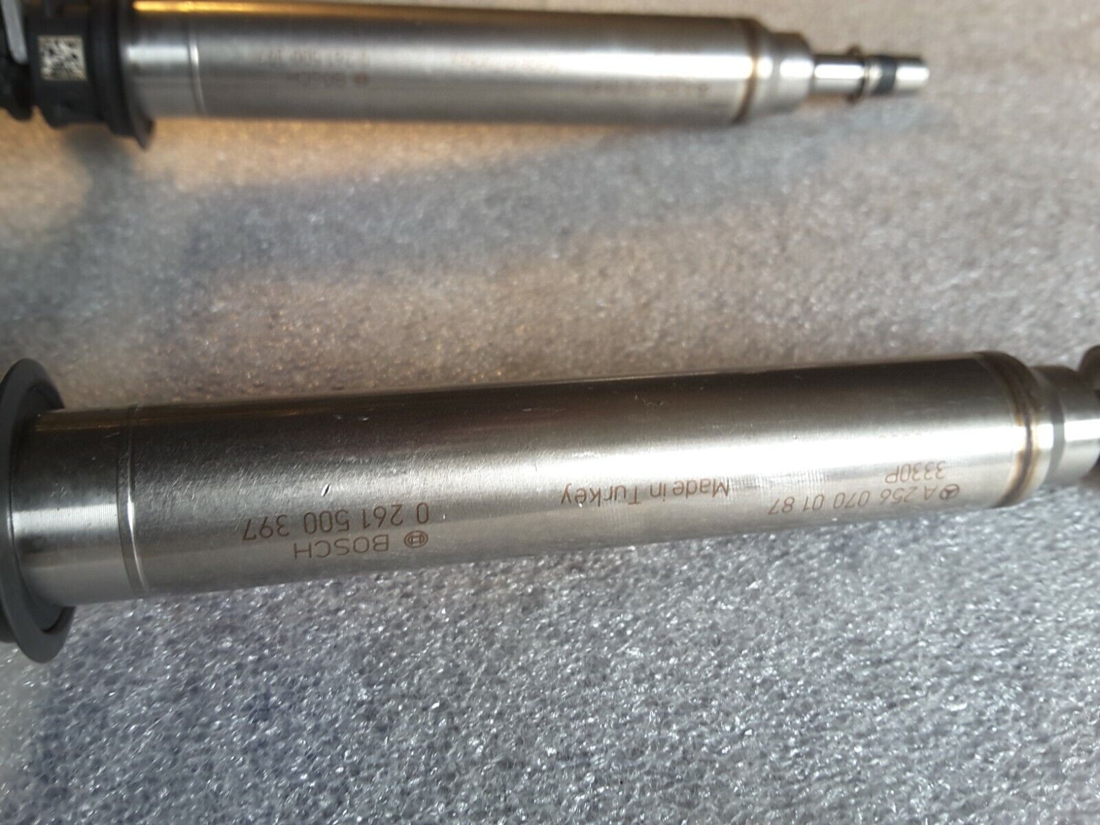 Einspritzleiste Einspritzdüsen Mercedes W176 W177 W178 M274 E100, A27407804 NEU.