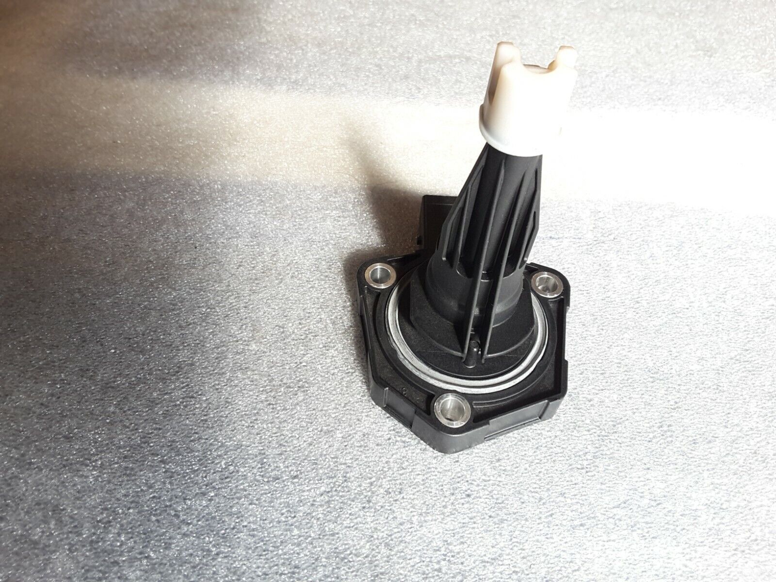Motorölstand Sensor Origi. BMW X3 X4 X5 F07 F10 F11 F15 F18 F20 F21 F22, 7598860
