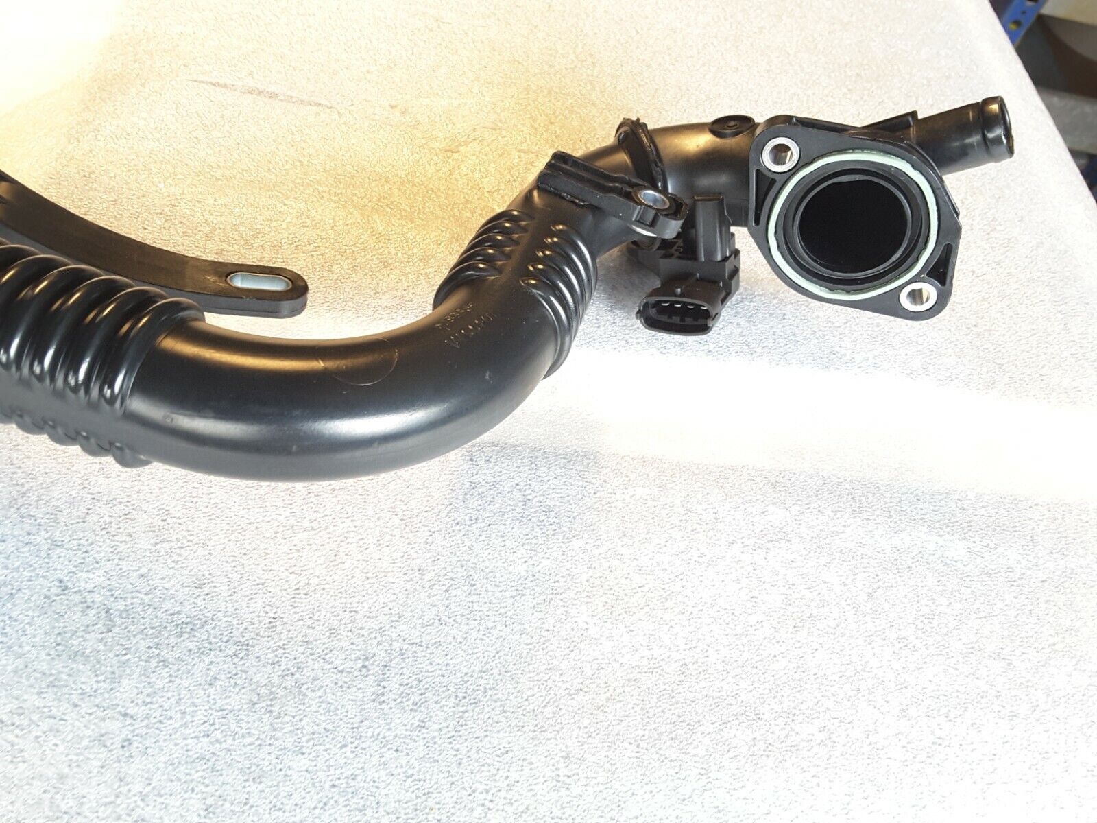 Ladeluftschlauch Original RENAULT Clio, Nissan Pulsar C13 104954A NEU.