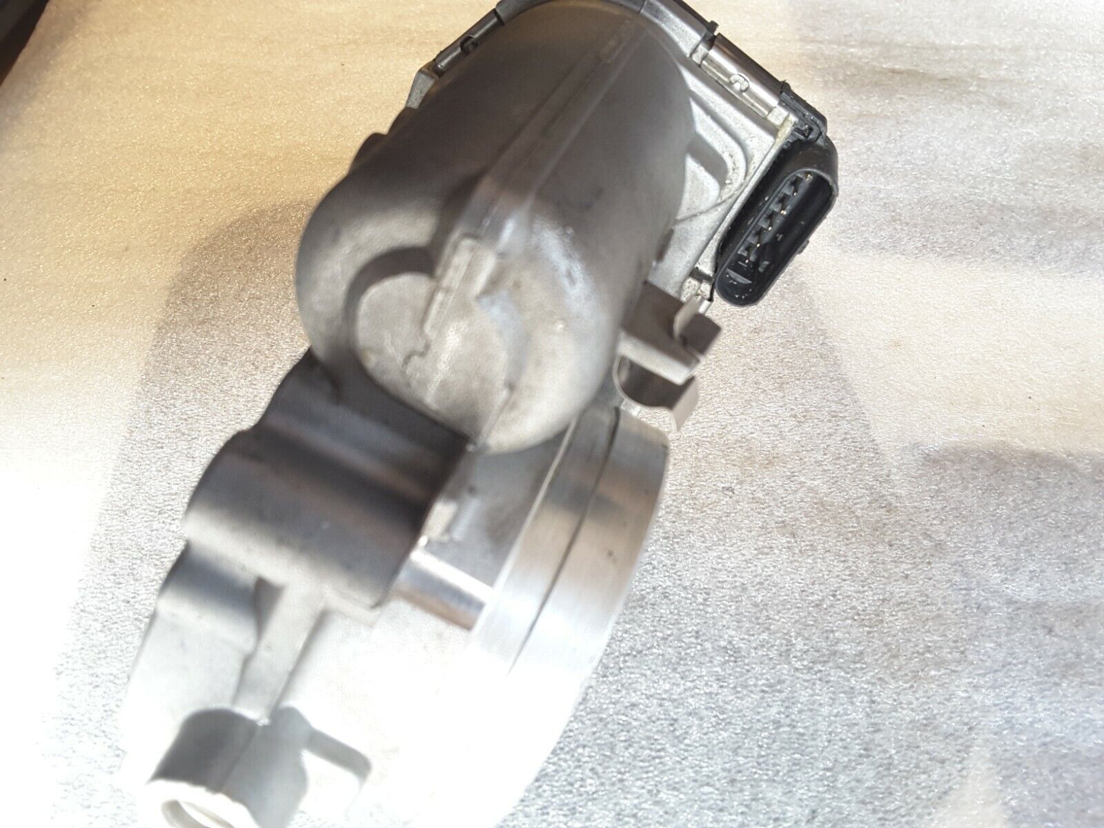 Válvula de mariposa Original Mercedes A2761410125 C350, E350, ML350 NUEVA.