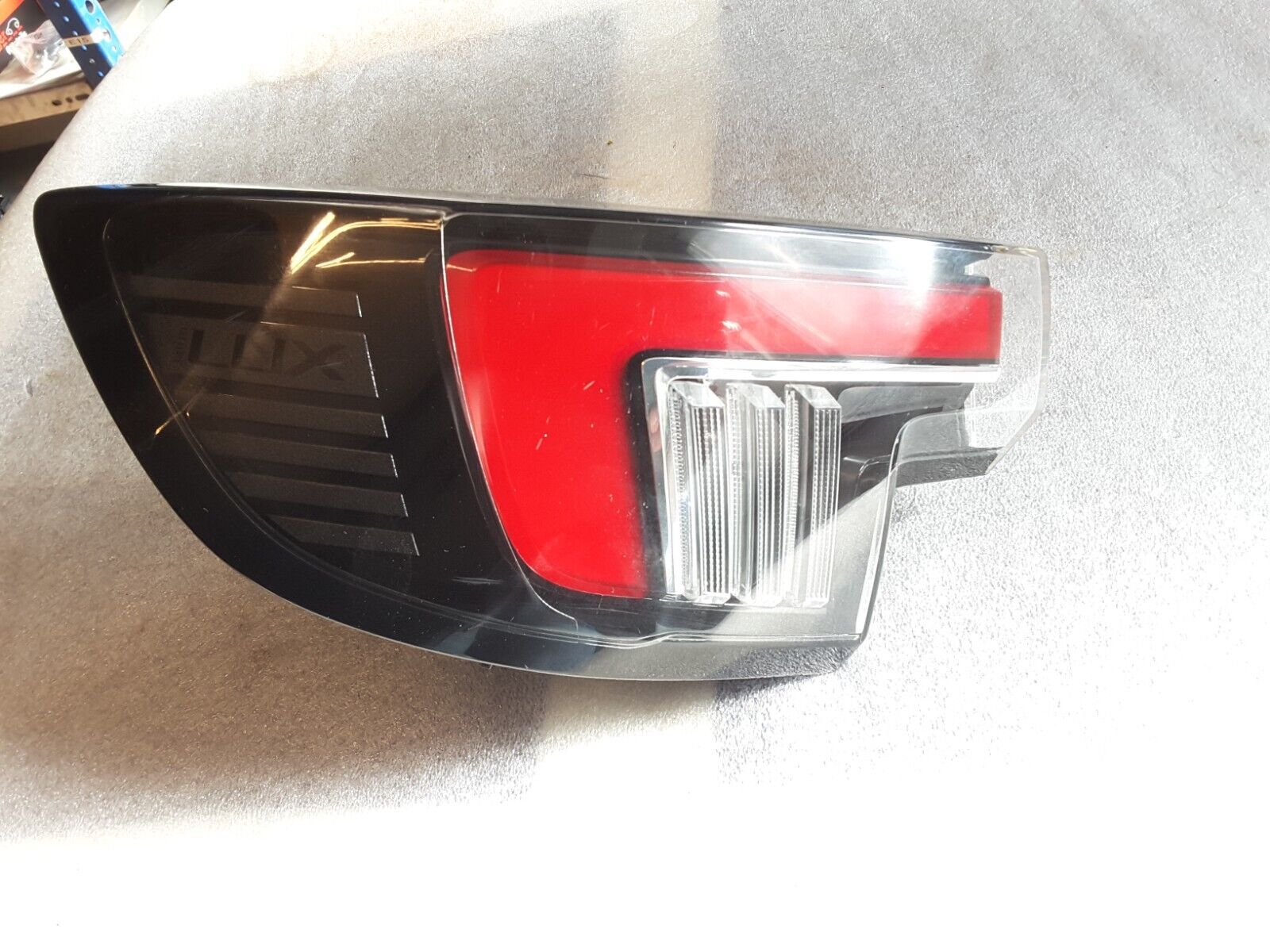 Luz trasera izquierda Opel Astra Mokka 9833721880