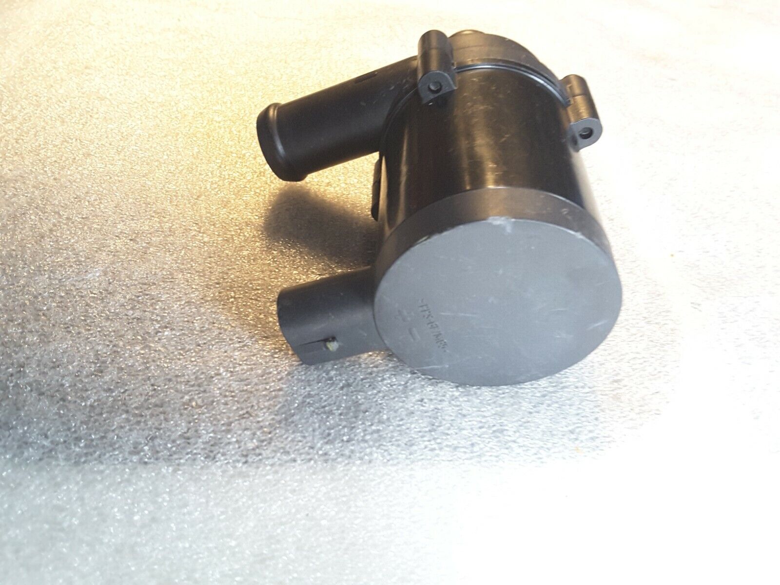 Wasserumwälzpumpe für Standheizung Original PIERBURG 7.10101.09.0 für VOLVO V40 525, 526 Neu