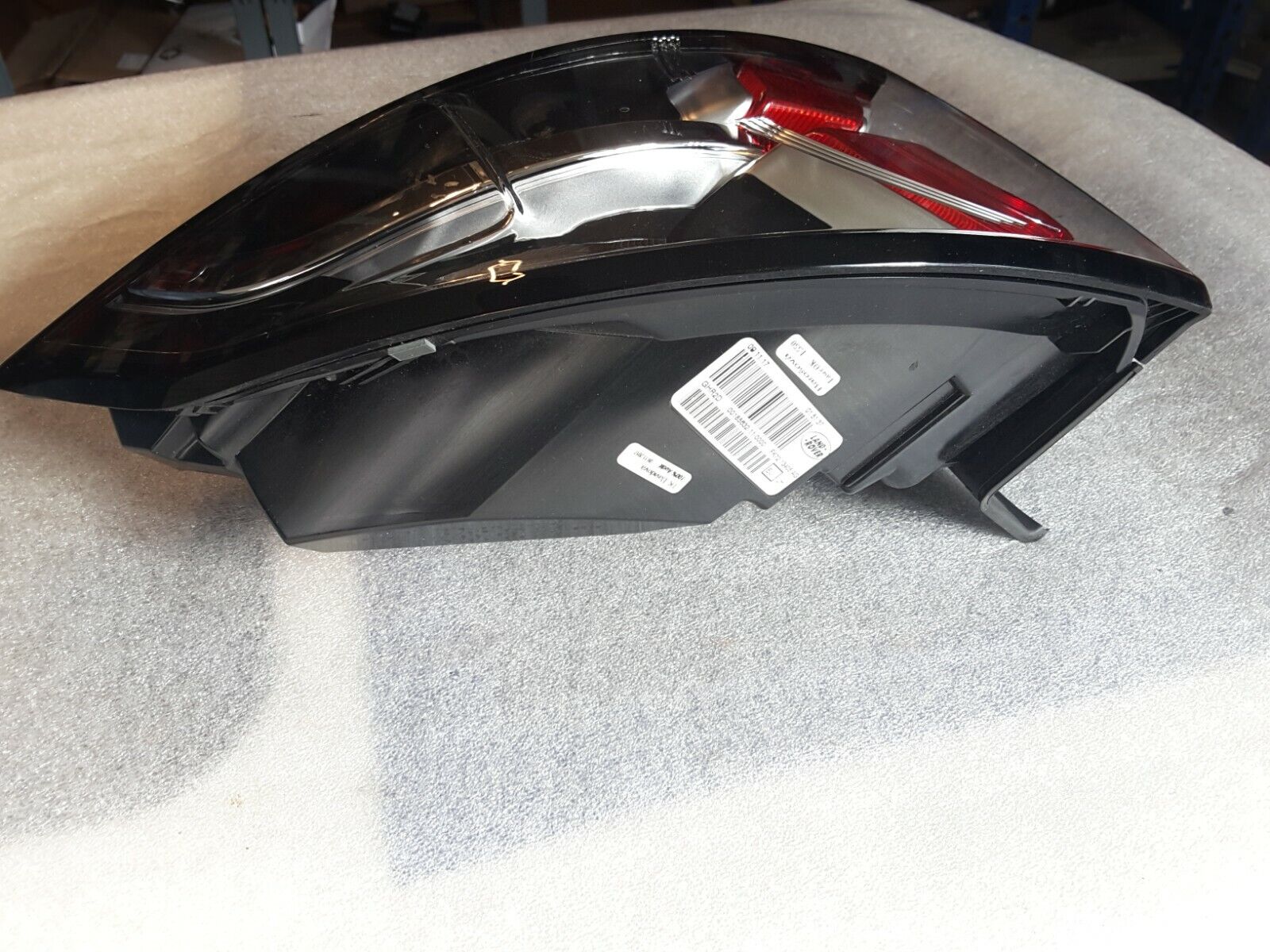 Luz trasera Land Rover Discovery Sport trasera izquierda FK72-13405-AG NUEVA.