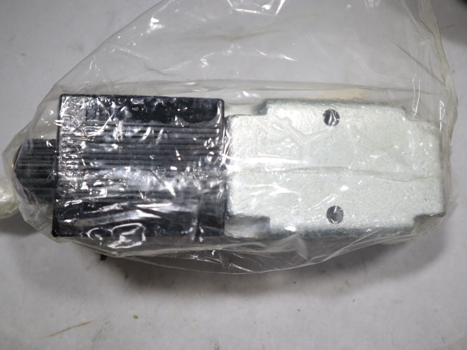 BOSCH REXROTH MAGNETVENTIL R933002032 (VS281F-VS285F-VS286F-VS287F-VS289F)