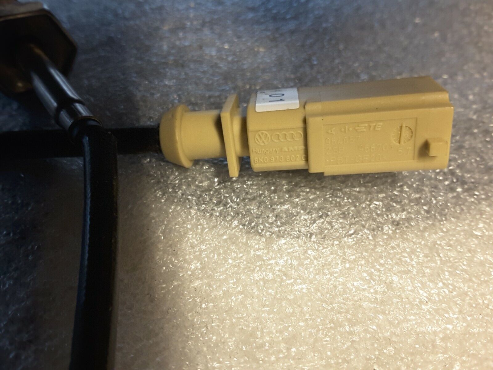 Sensor de temperatura de gases de escape post-catalizador 04L906088CD Original VW 2.0 TDI Tiguan 5NA Nuevo.