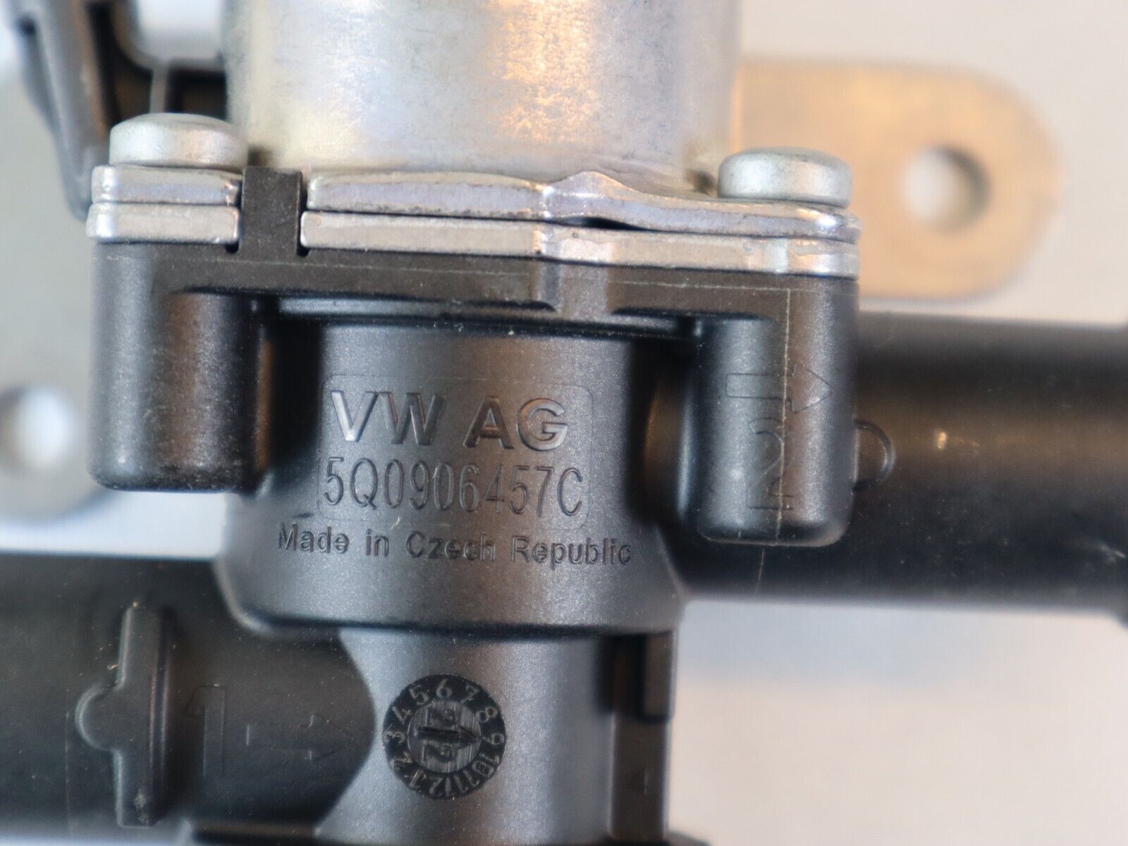 Válvula de control de refrigeración del refrigerante VW Golf 8 eHybrid 5Q0906457C.