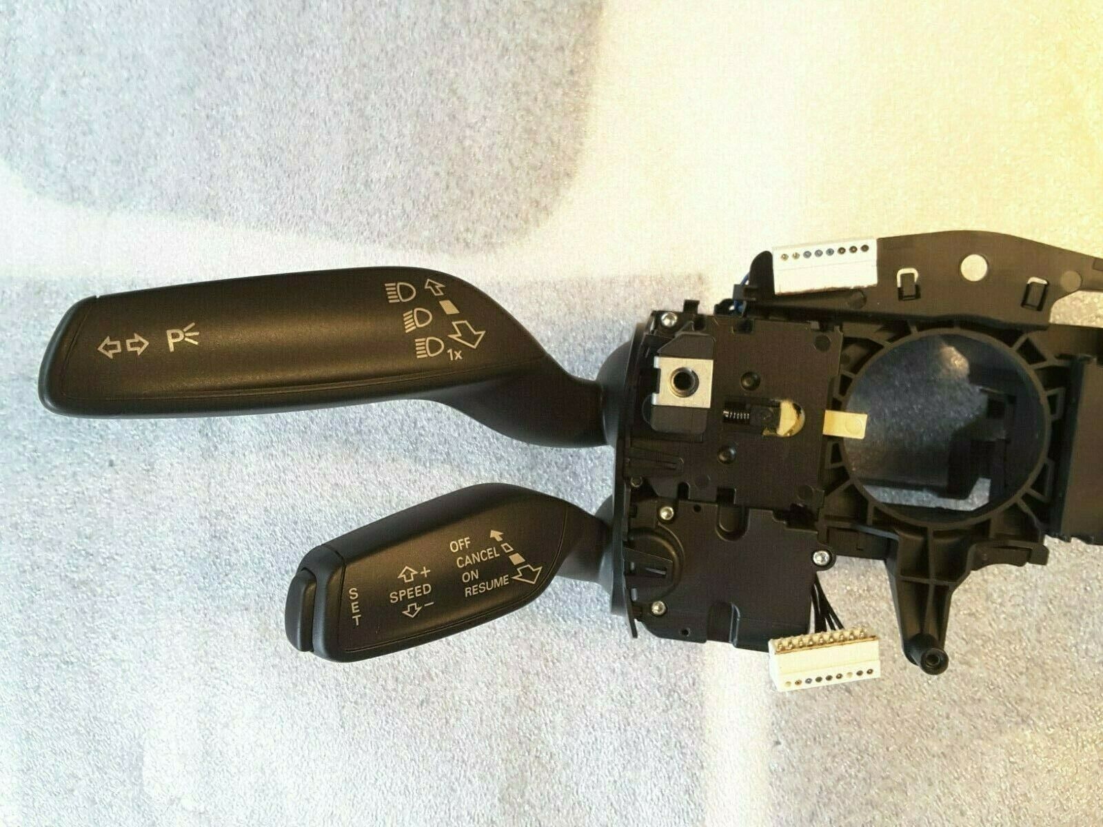 Interruptor de columna de dirección para intermitentes, limpiaparabrisas y control de crucero Original VW, 8V0953521B Nuevo.