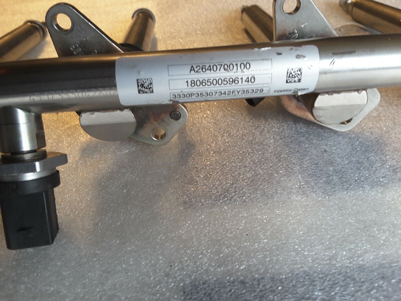 Einspritzleiste Einspritzdüsen Mercedes W176 W177 W178 M274 E100, A27407804 NEU.