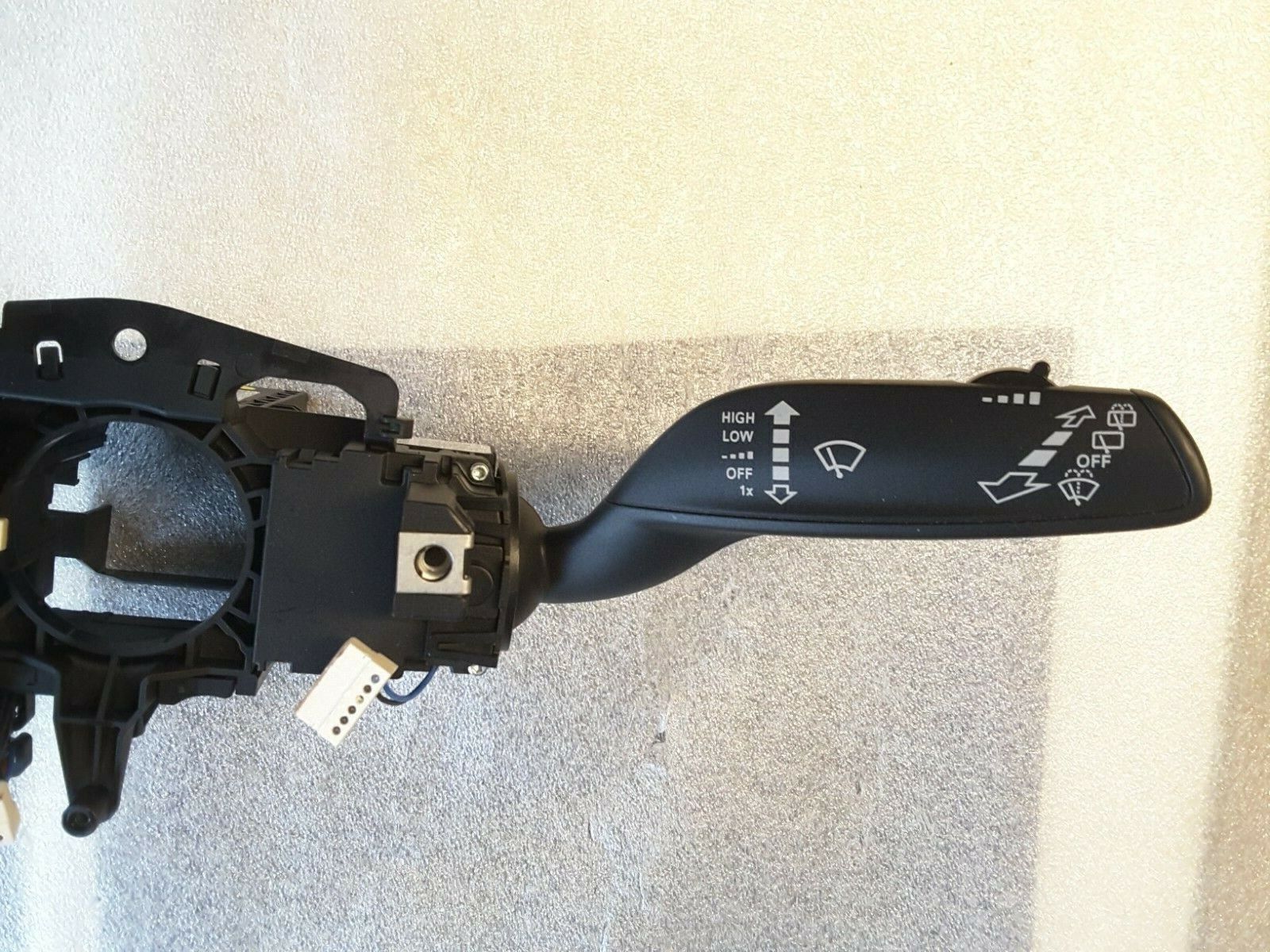 Interruptor de columna de dirección para intermitentes, limpiaparabrisas y control de crucero Original VW, 8V0953521B Nuevo.