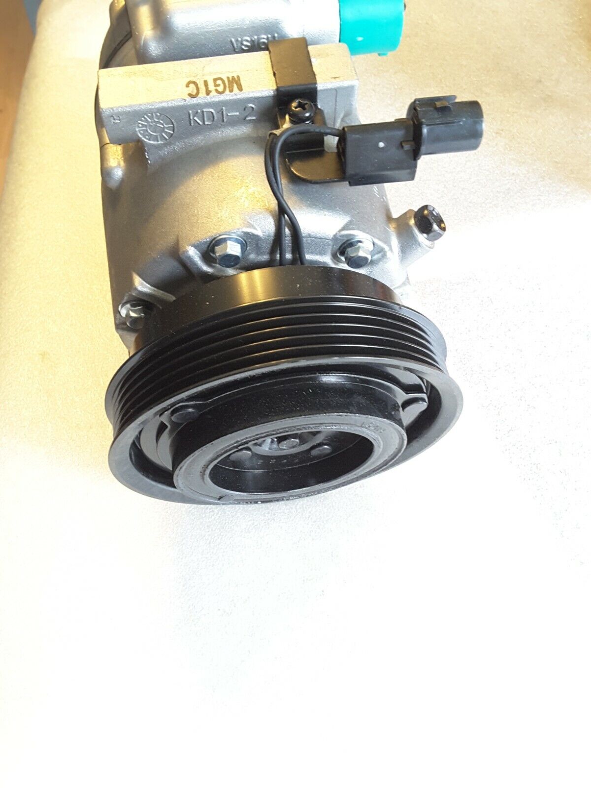 Compresor de aire acondicionado Original Hella 8FK351273-051 HYUNDAI MATRIX Nuevo.