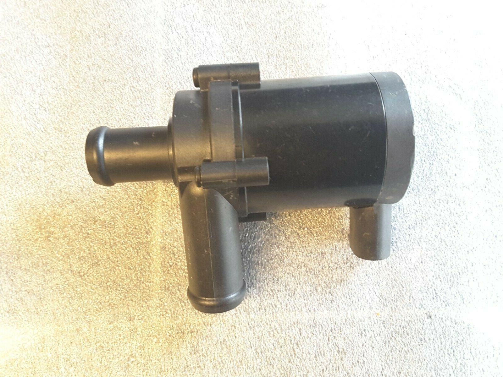 Wasserumwälzpumpe für Standheizung Original PIERBURG 7.10101.09.0 für VOLVO V40 525, 526 Neu