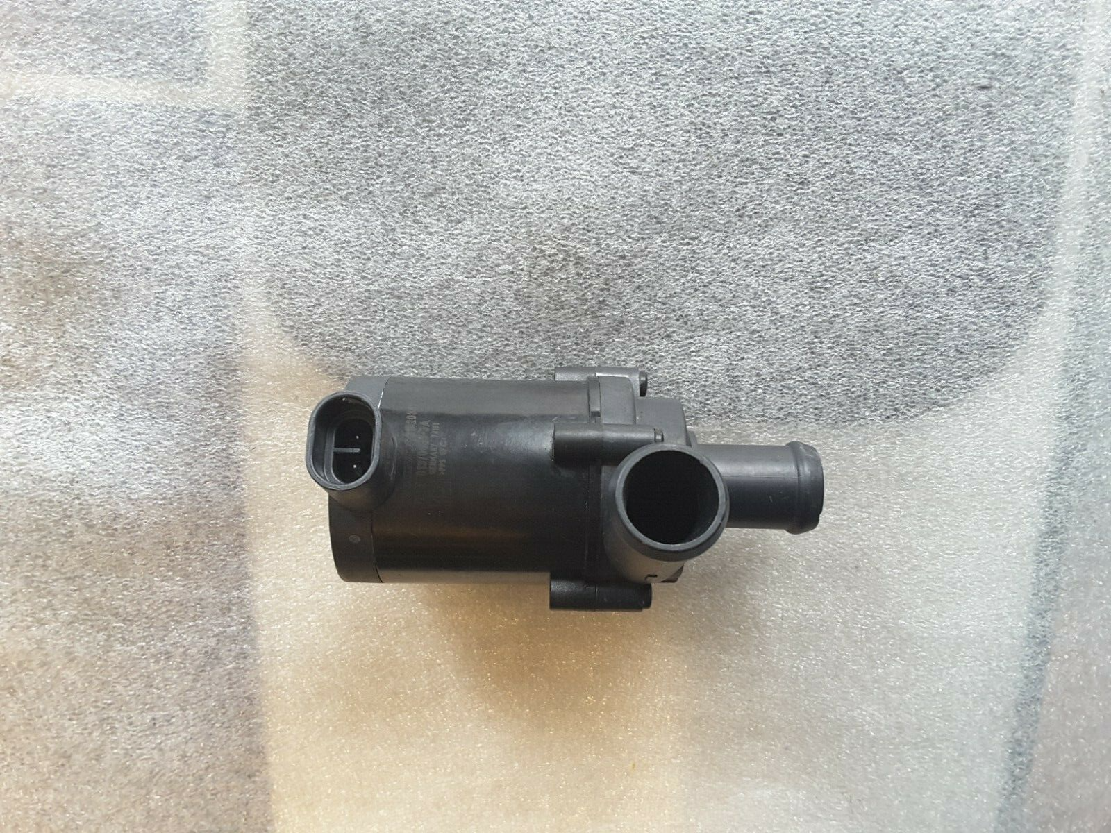 Wasserumwälzpumpe für Standheizung Original PIERBURG 7.10101.09.0 für VOLVO V40 525, 526 Neu