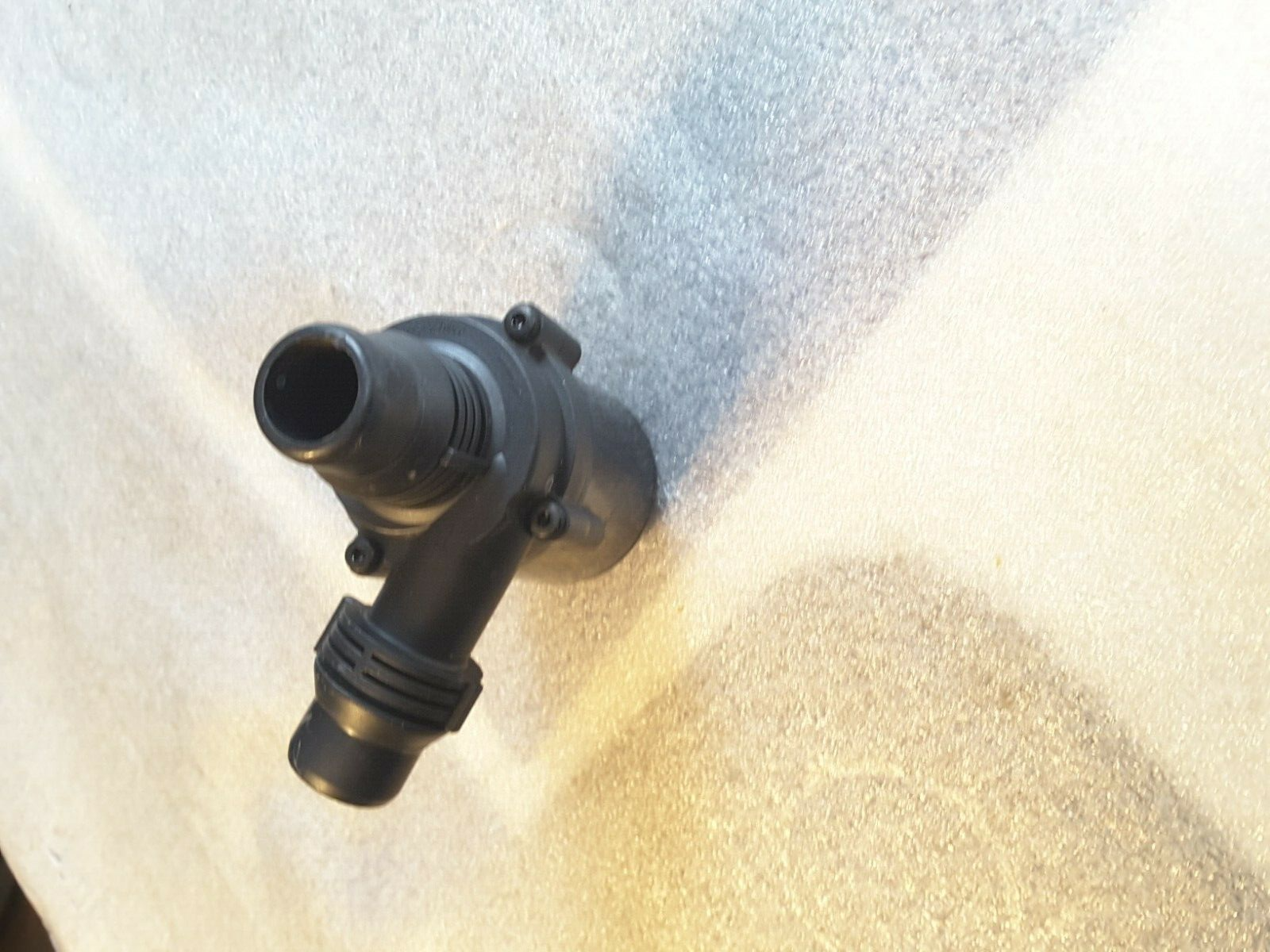 Wasserumwälzpumpe für Standheizung Original PIERBURG 7.02078.39.0 Neu
