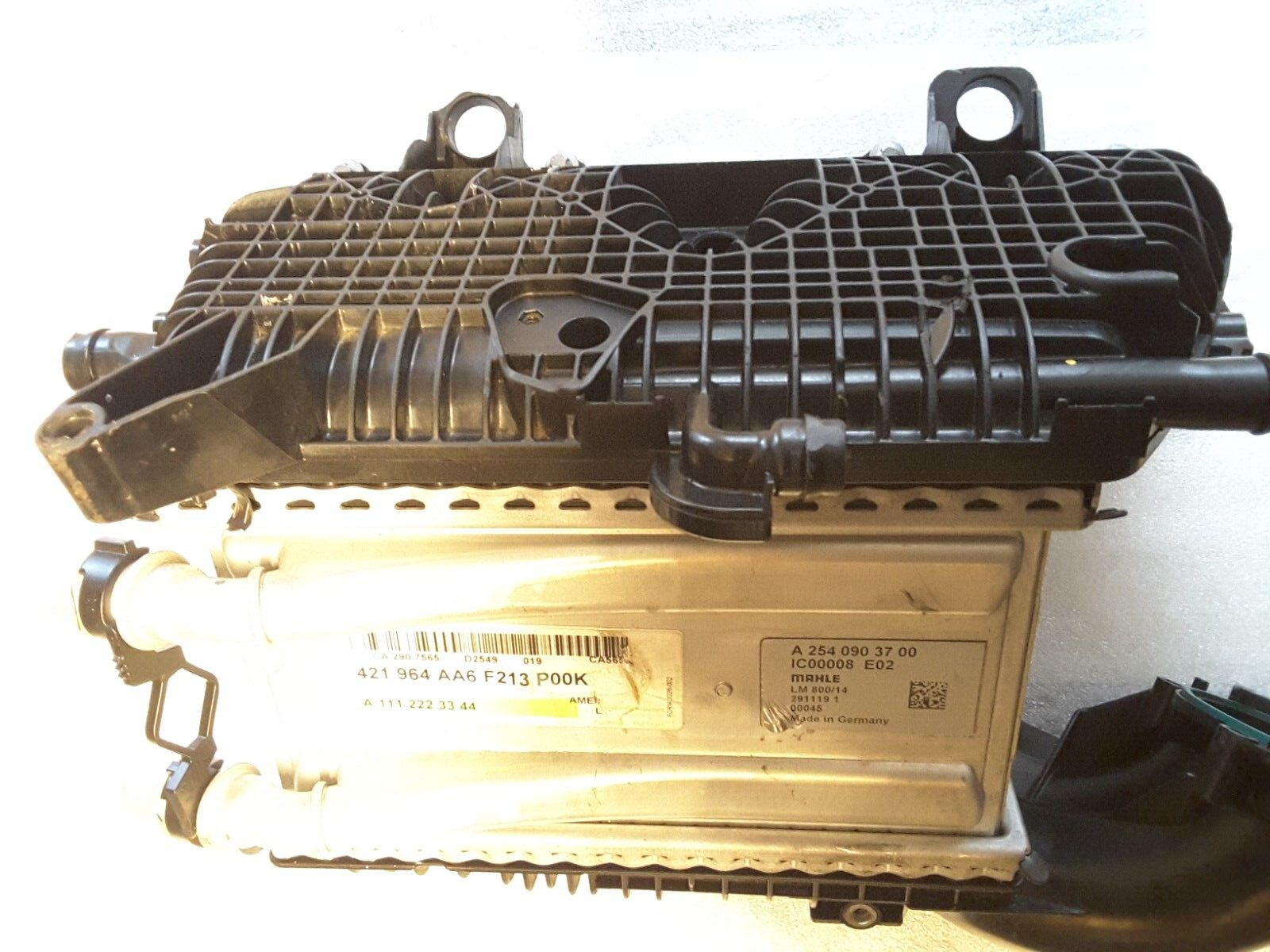 Intercooler MAHLE Original Mercedes Benz A2540903700, MK784003.