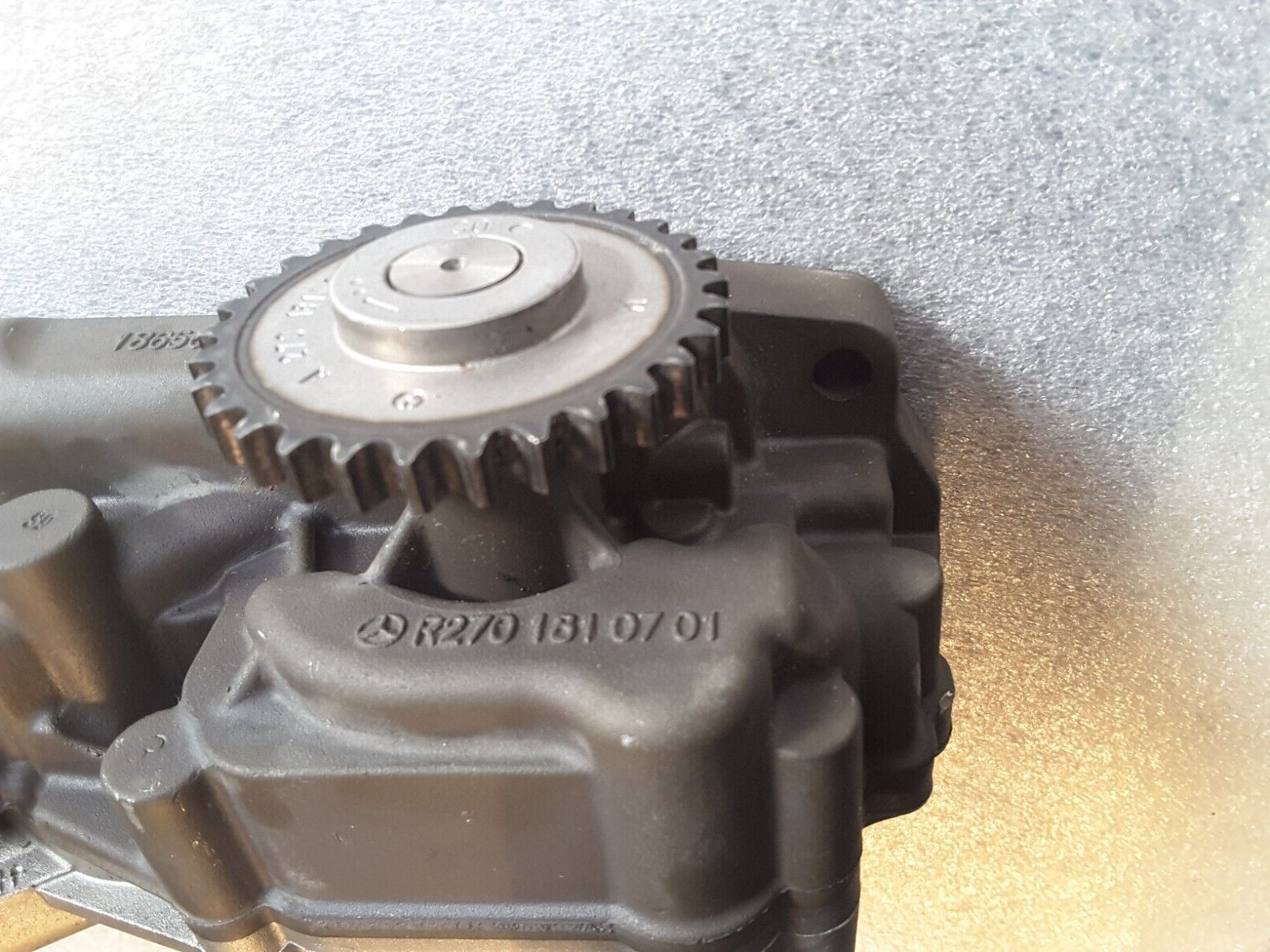 Ölpumpe Original Mercedes W176 A180 R2701810701, A2741801900