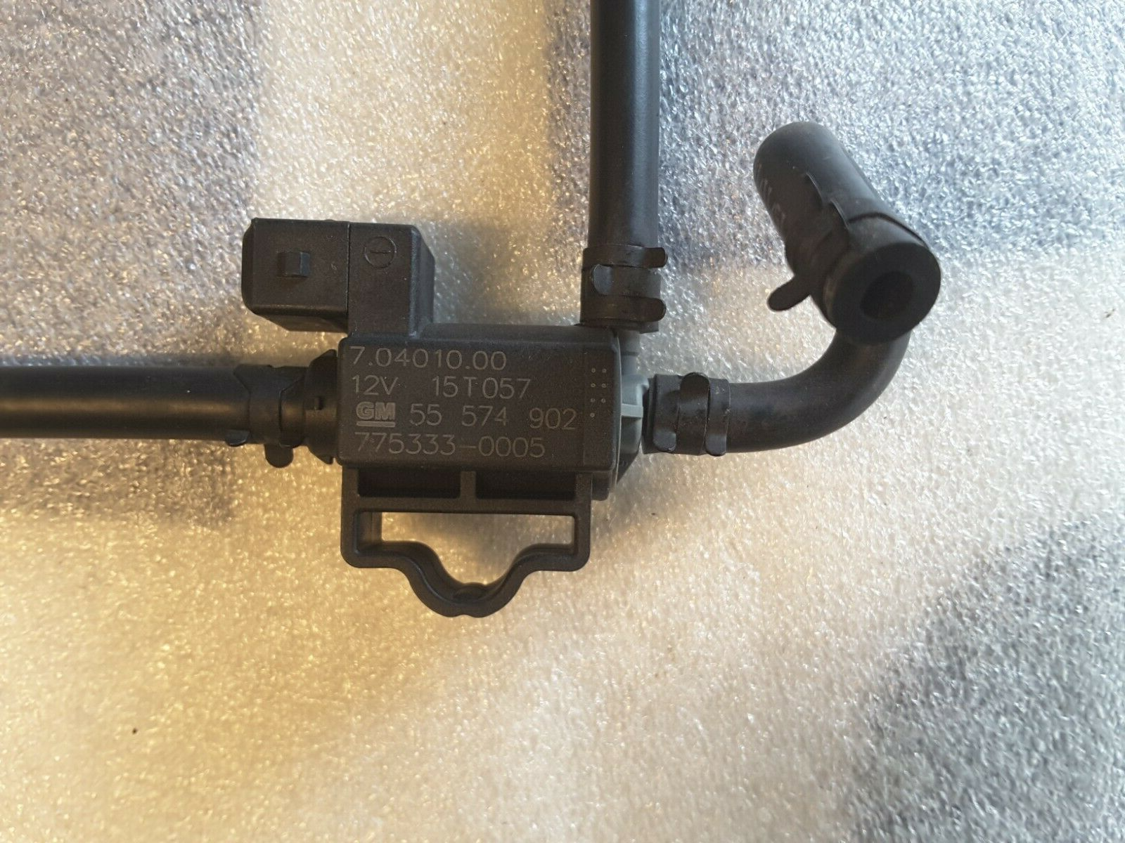 Válvula de control de presión de carga PIERBURG 7.03833.02.0 CHEVROLET, OPEL 1.4, 1.6 55574902.