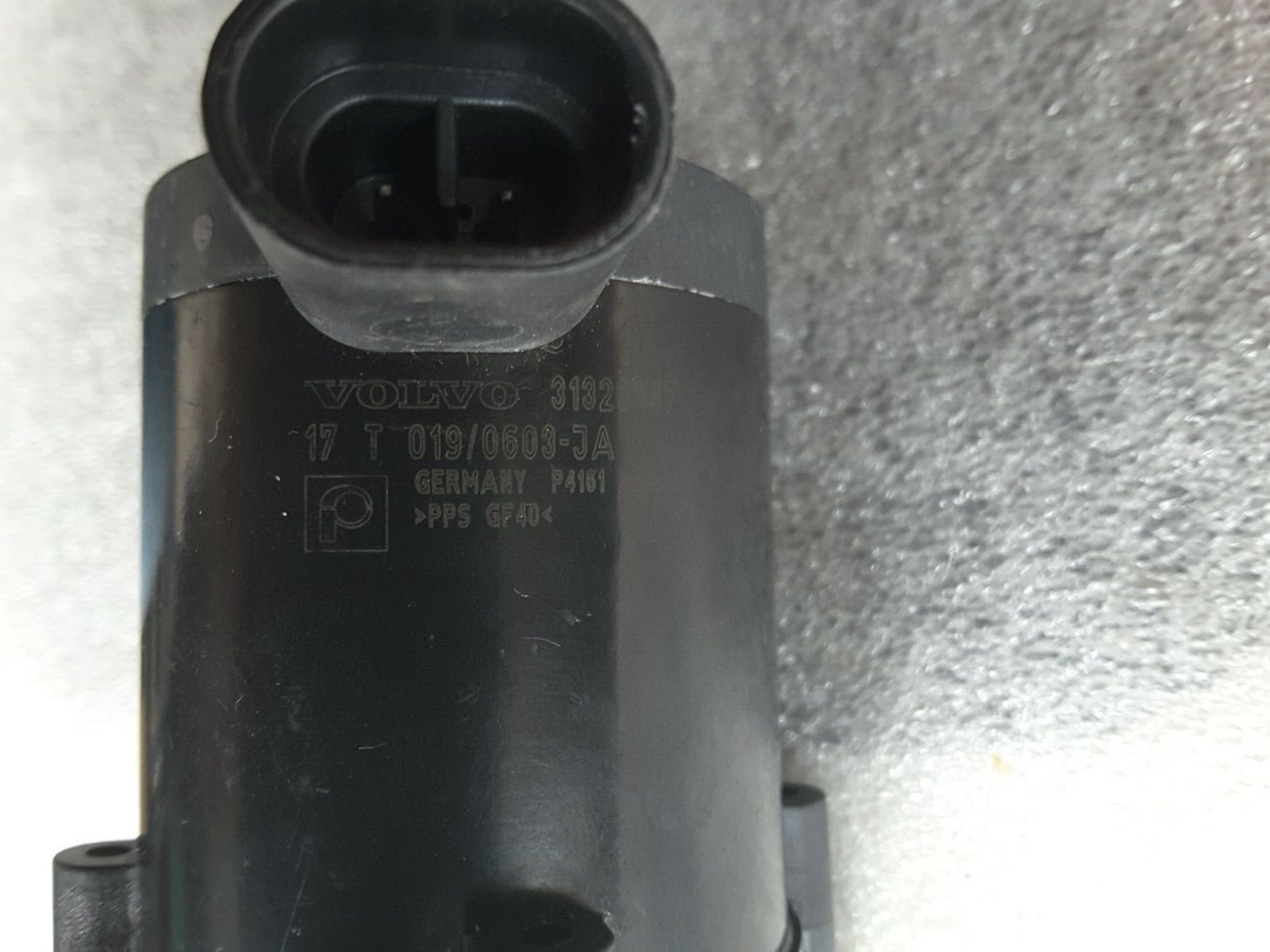 Wasserumwälzpumpe für Standheizung Original PIERBURG 7.10101.09.0 für VOLVO V40 525, 526 Neu