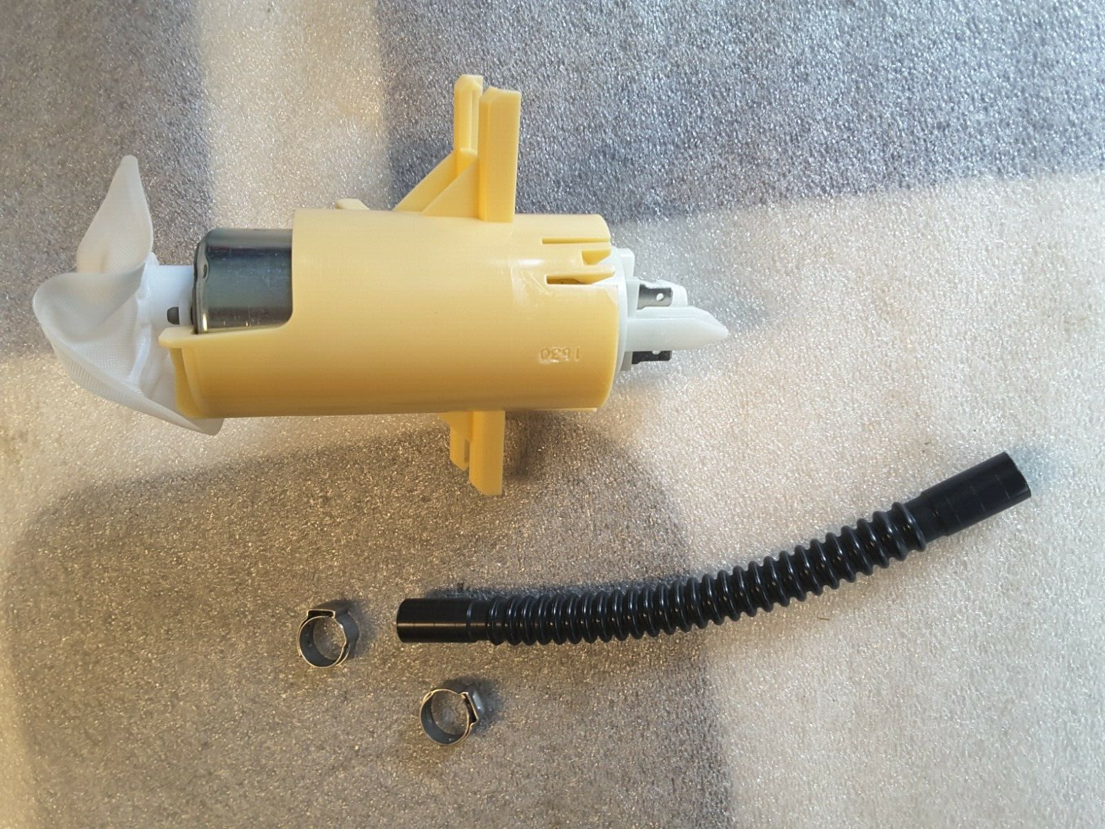 Bomba de combustible EXPERT KITS + VEMO V20-09-0086 para BMW E46 Serie 3 Touring Compact.