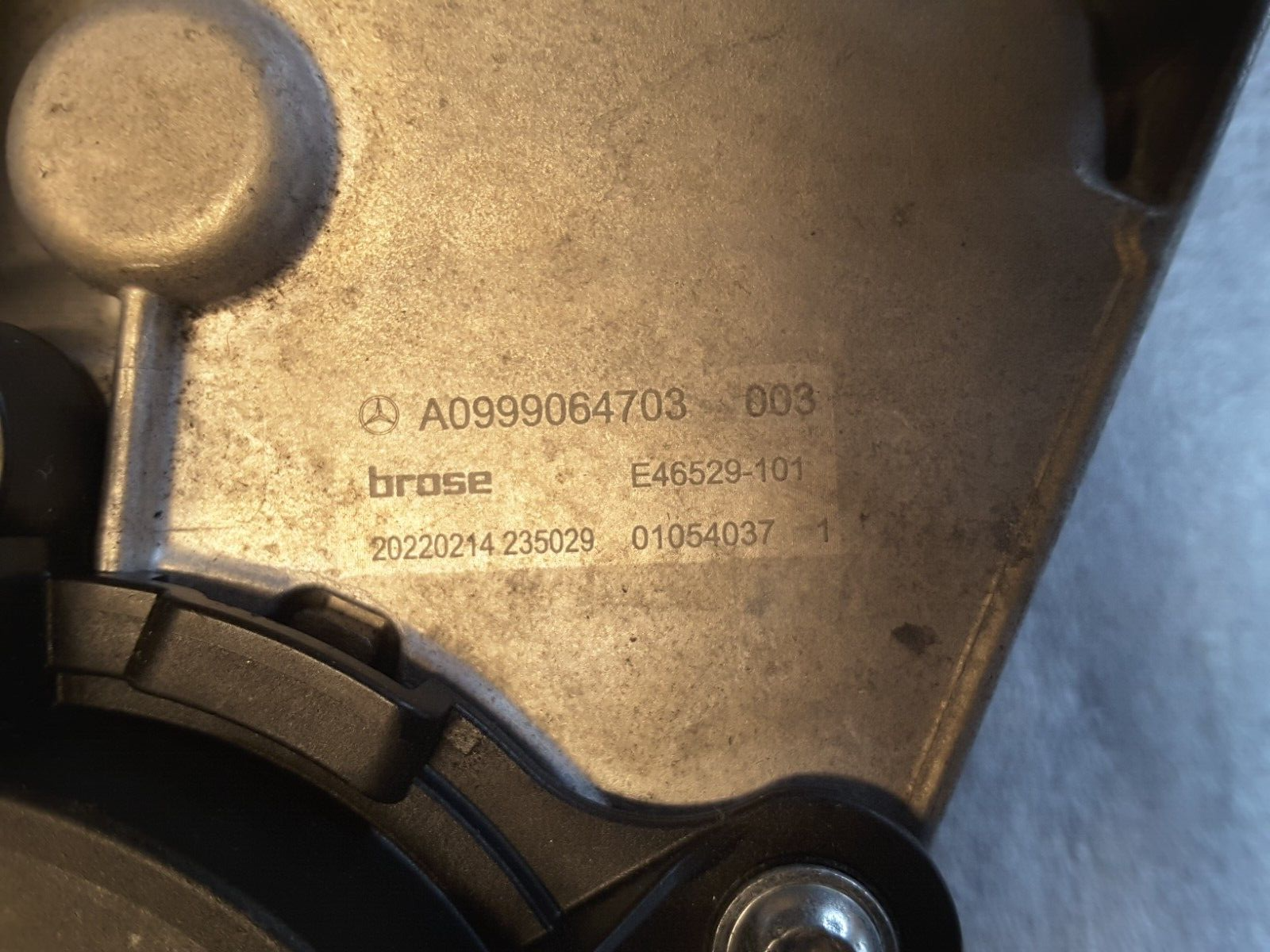 Motor de actuador de portón trasero original MERCEDES E-CLASE T-MODEL S213 E 220 D NUEVO.