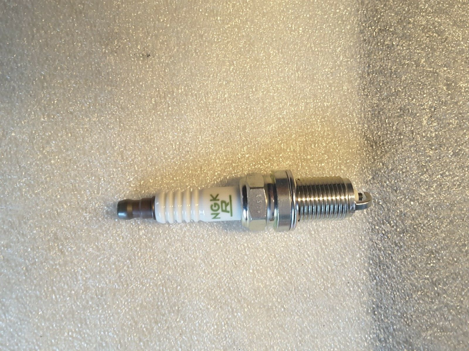 Zündkerze Original NISSAN für Sunny, 100NX, Pathfinder, Terrano 22401-53J06 Neu