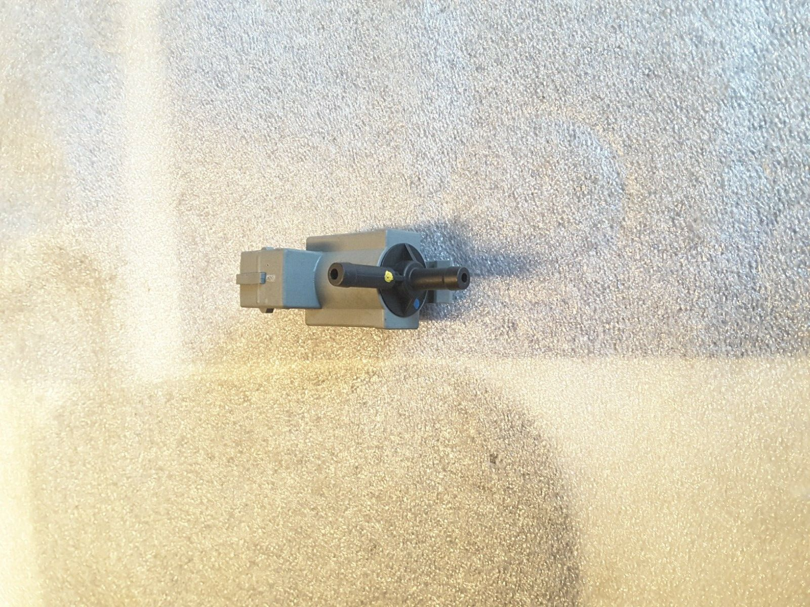 Válvula de control de presión de carga Original PIERBURG 7.22240.13.0 / 8627299 VOLVO Nuevo.