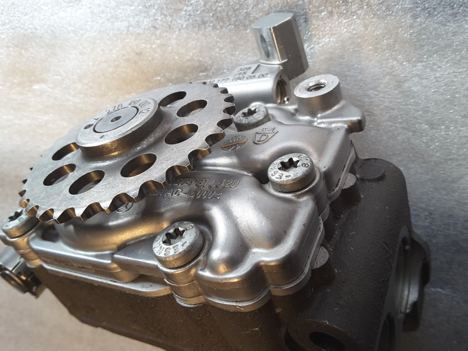 Ölpumpe Original Mercedes Benz W207 E350 R350 S400 SLK350, R2781810620