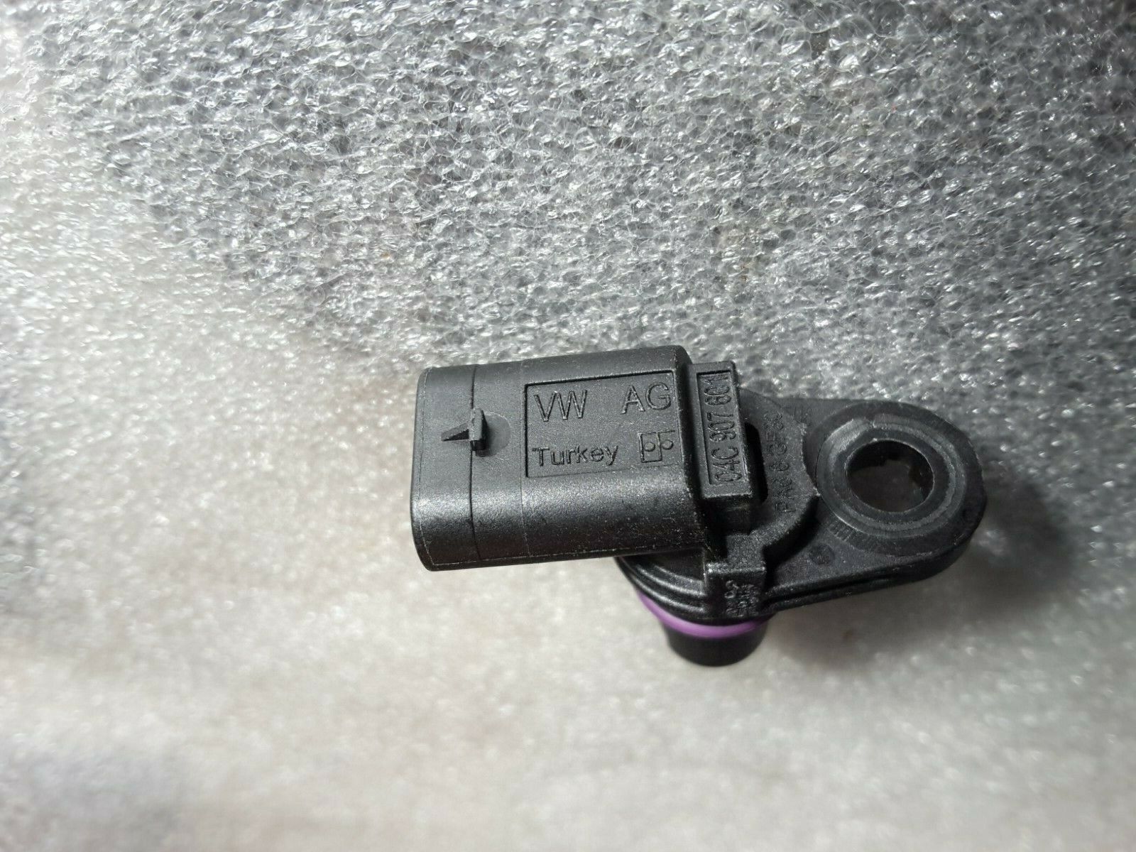 Camshaft position sensor original VW 04C907601 Audi Cupra Lamborghini NEW.