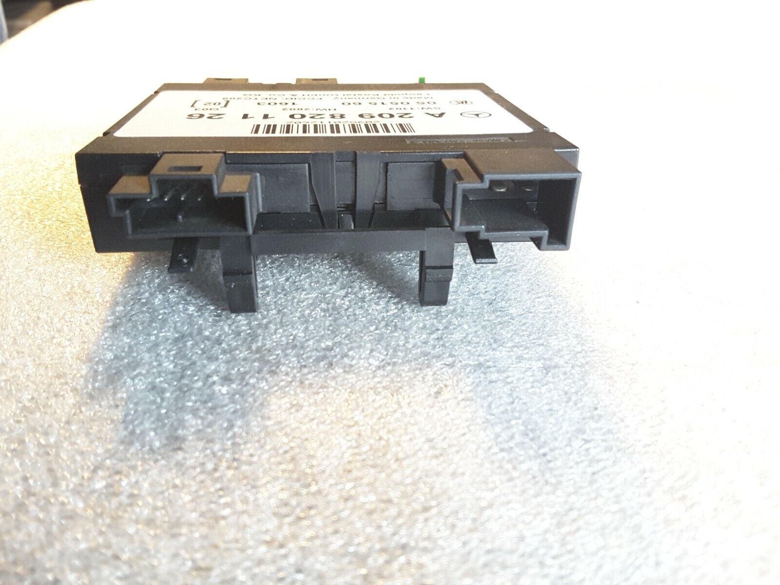 Antenna amplifier control module Mercedes W209, CLK500, A2098201126, A46 OEM NEW.