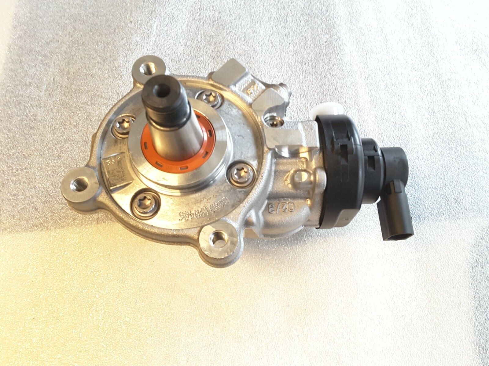 High pressure pump original VW, Skoda, Audi TDI 05L130755, Bosch 0 445 010 790 NEW.